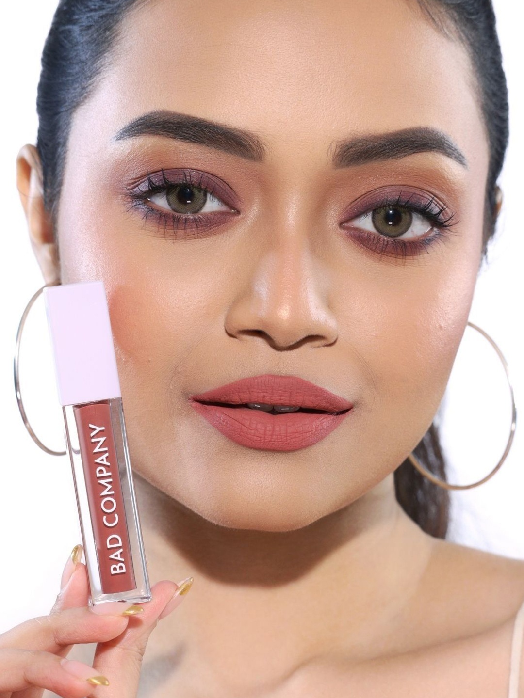 BAD COMPANY Unstoppable Hydra Matte Liquid Lipstick - 5 ml - In It to Win It 03, Nude
BAD COMPANY Unstoppable Hydra Matte Liquid Lipstick - 5 ml - In It to Win It 03, Nude
