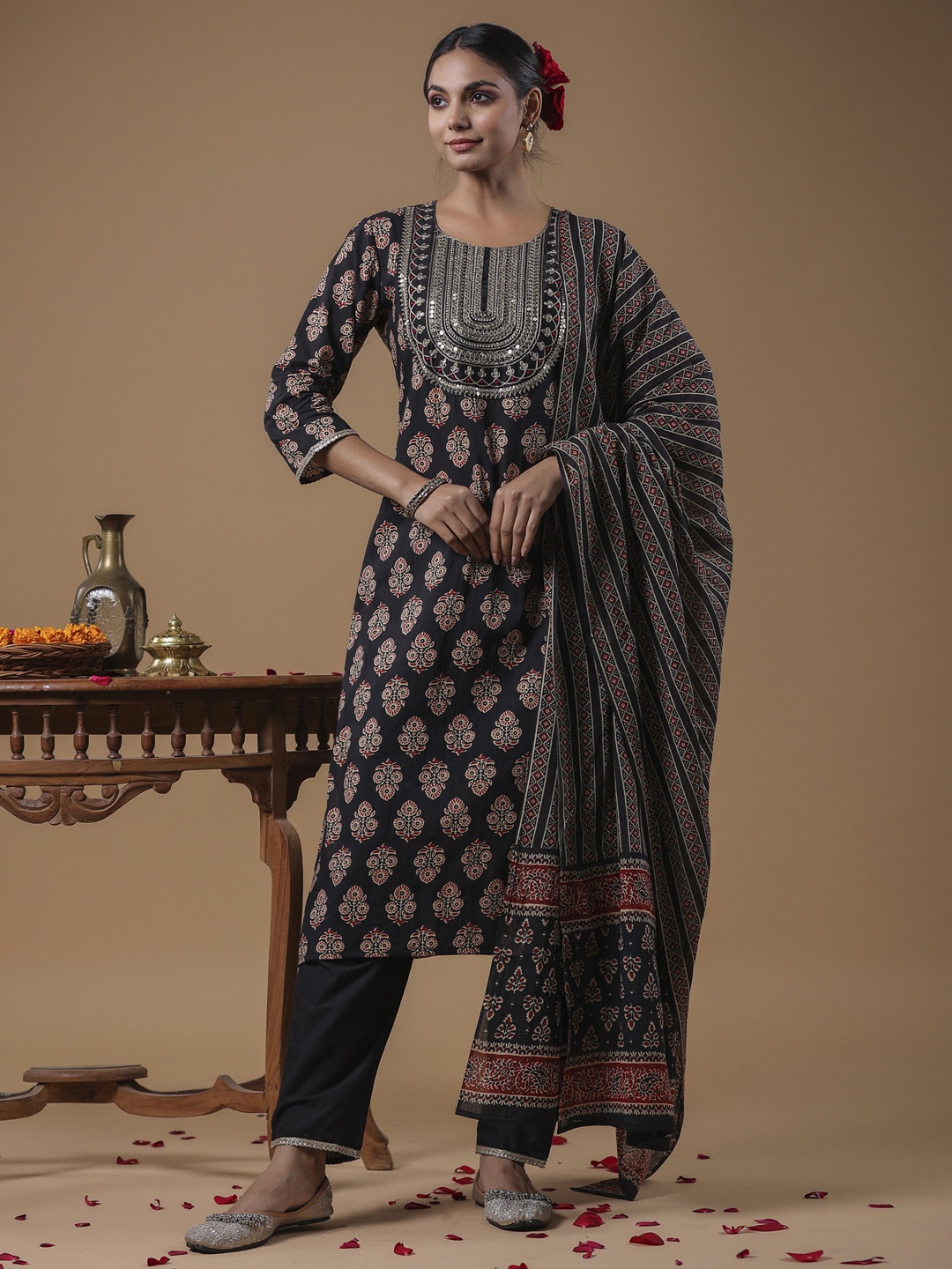 Indo Era Women Black Floral Printed Regular Sequinned Pure Cotton Kurta with Trousers & With Dupatta
Indo Era Women Black Floral Printed Regular Sequinned Pure Cotton Kurta with Trousers & With Dupatta