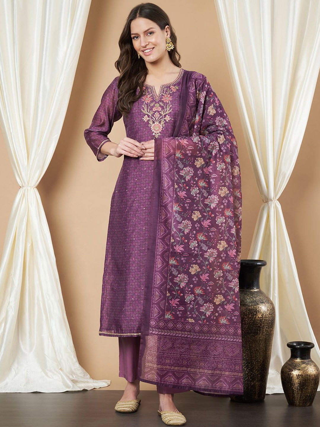all about you Women Floral Embroidered Regular Chanderi Cotton Kurta with Trousers & With Dupatta, Violet
all about you Women Floral Embroidered Regular Chanderi Cotton Kurta with Trousers & With Dupatta, Violet
