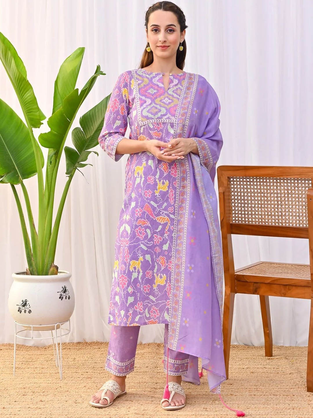 Divyadham Textiles Women Floral Embroidered Regular Sequinned Kurta with Trousers & With Dupatta, Lavender
Divyadham Textiles Women Floral Embroidered Regular Sequinned Kurta with Trousers & With Dupatta, Lavender
