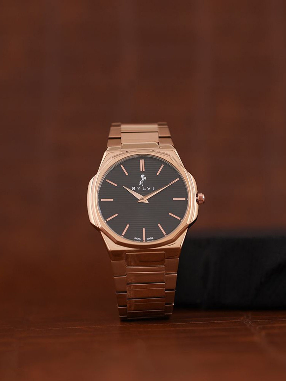 Sylvi Men Dial & Stainless Steel Straps Analogue Multi Function Watch Blad-BLK-rosegold, Rose
Sylvi Men Dial & Stainless Steel Straps Analogue Multi Function Watch Blad-BLK-rosegold, Rose