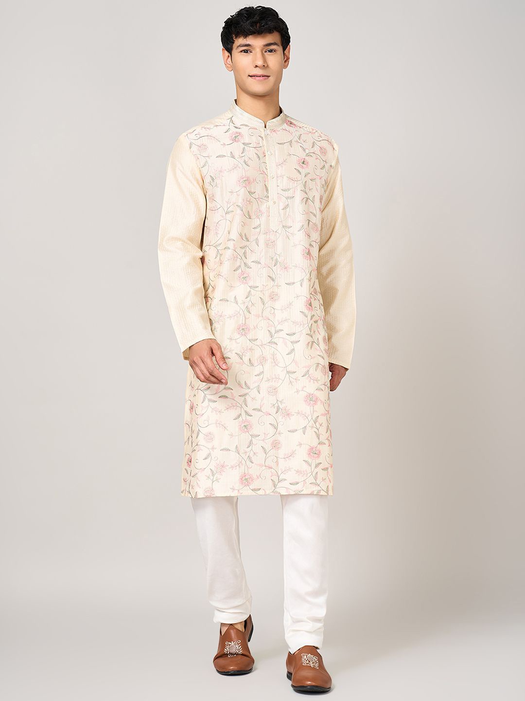 indus route by Pantaloons Floral Printed Mandarin Collar Thread Work Straight Kurta, White
indus route by Pantaloons Floral Printed Mandarin Collar Thread Work Straight Kurta, White