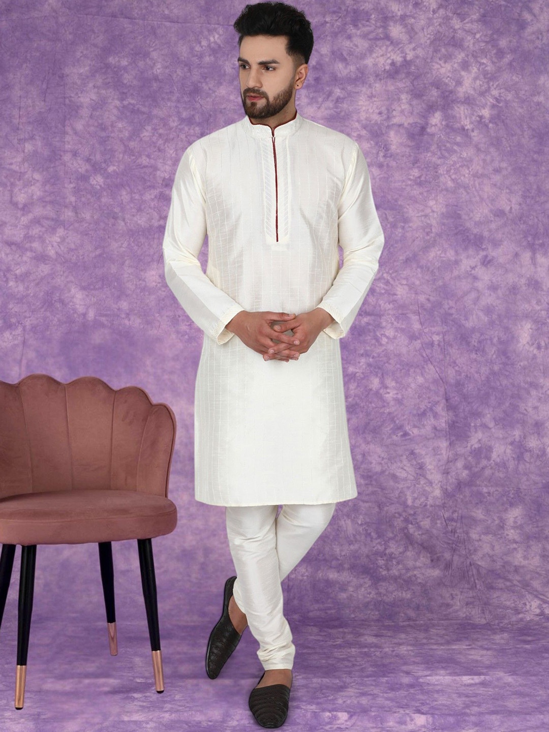 SKAVIJ Striped Embroidered Mandarin Collar Thread Work Straight Kurta With Pyjamas, White
SKAVIJ Striped Embroidered Mandarin Collar Thread Work Straight Kurta With Pyjamas, White
