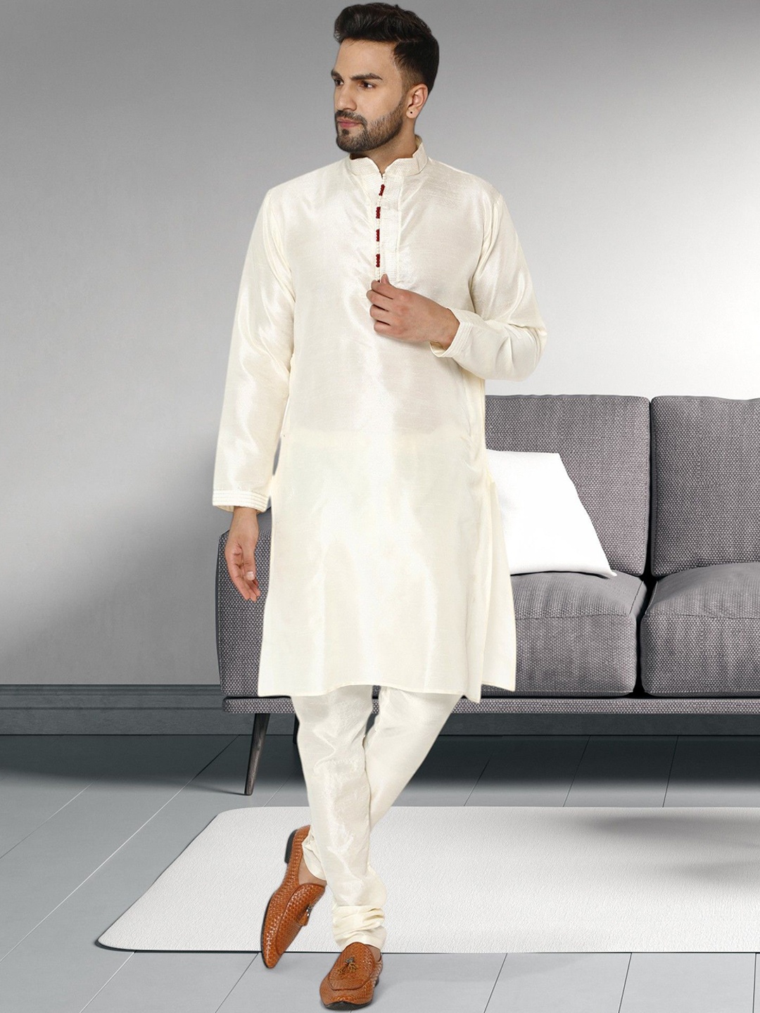 SKAVIJ Mandarin Collar Long Sleeves Regular Straight Kurta With Churidar, Off white
SKAVIJ Mandarin Collar Long Sleeves Regular Straight Kurta With Churidar, Off white