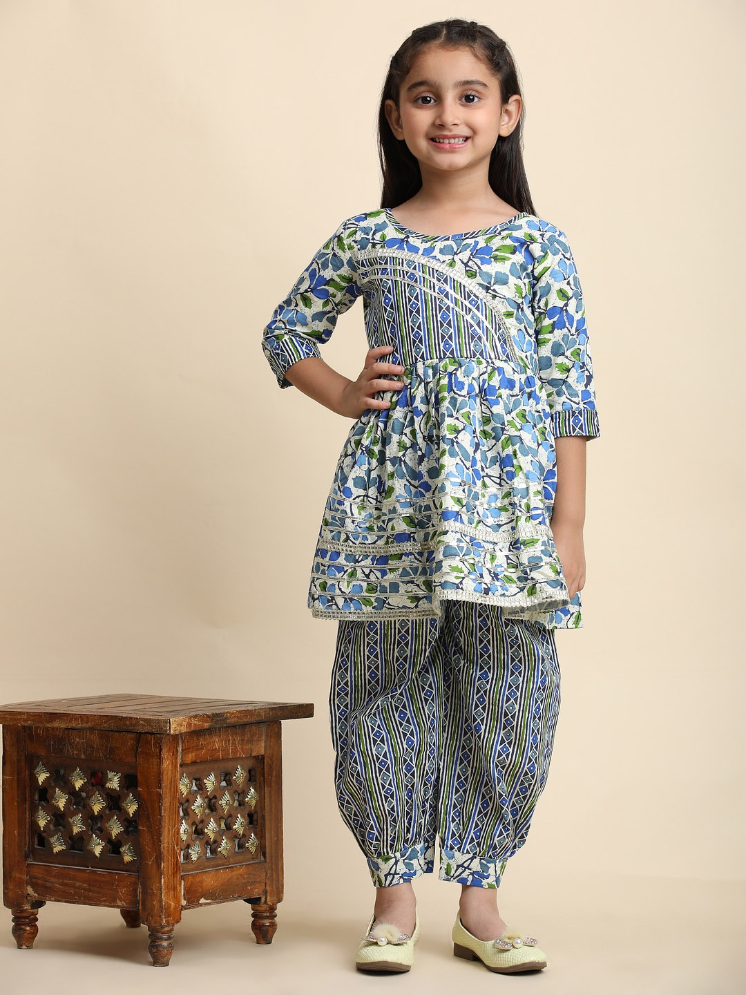 BAESD Girls Ethnic Motifs Printed Regular Gotta Patti Pure Cotton Kurti with Harem Pants, Blue
BAESD Girls Ethnic Motifs Printed Regular Gotta Patti Pure Cotton Kurti with Harem Pants, Blue