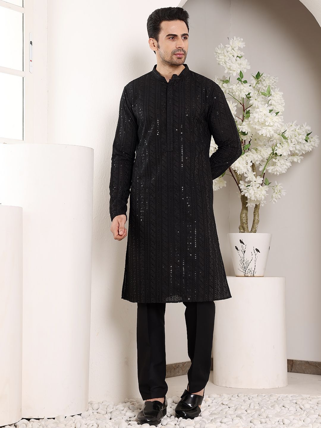 MULTI SHADES Men Ethnic Motifs Embroidered Regular Sequinned Kurta with Pyjamas, Black
MULTI SHADES Men Ethnic Motifs Embroidered Regular Sequinned Kurta with Pyjamas, Black