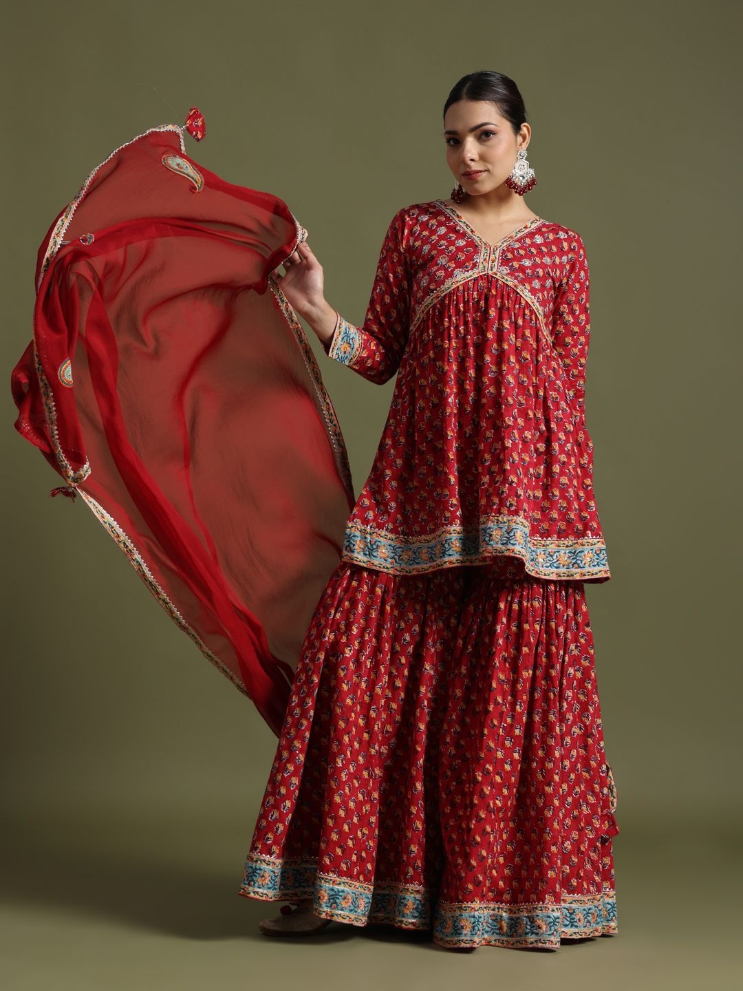 JAIPURIBANNO Women Printed Regular Gotta Patti Pure Cotton Kurta with Sharara & With Dupatta, Red
JAIPURIBANNO Women Printed Regular Gotta Patti Pure Cotton Kurta with Sharara & With Dupatta, Red
