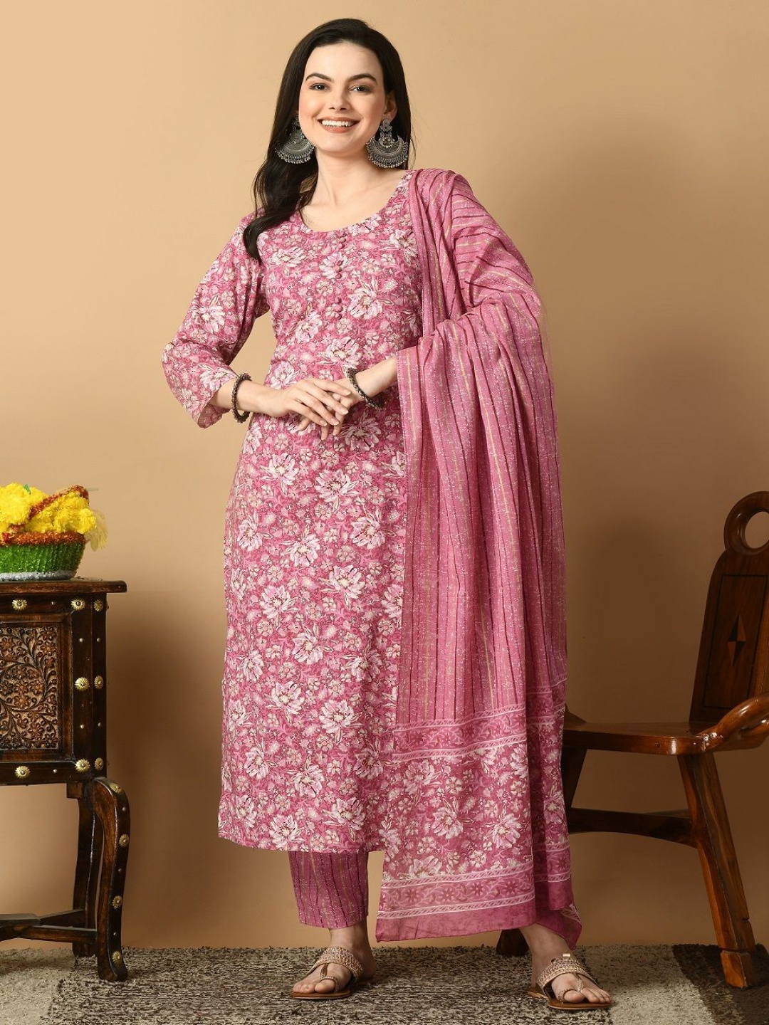 Stitch up thread Women Floral Printed Regular Pure Cotton Kurta with Trousers & With Dupatta, Pink
Stitch up thread Women Floral Printed Regular Pure Cotton Kurta with Trousers & With Dupatta, Pink