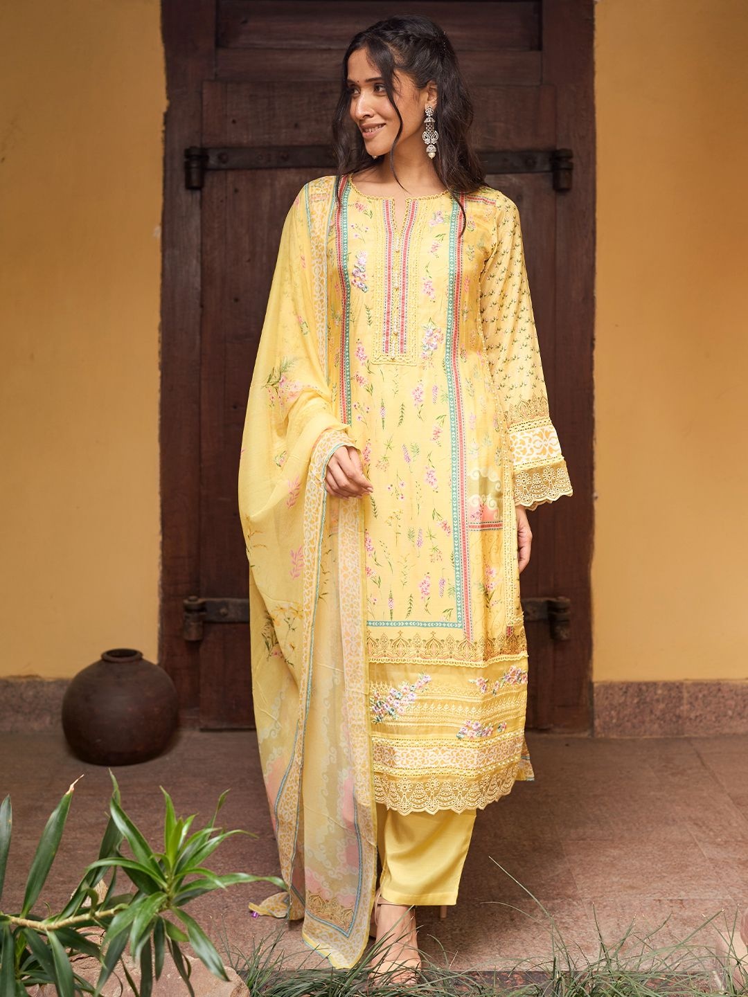 Libas Women Floral Printed Regular Beads and Stones Kurta with Palazzos & With Dupatta, Yellow
Libas Women Floral Printed Regular Beads and Stones Kurta with Palazzos & With Dupatta, Yellow