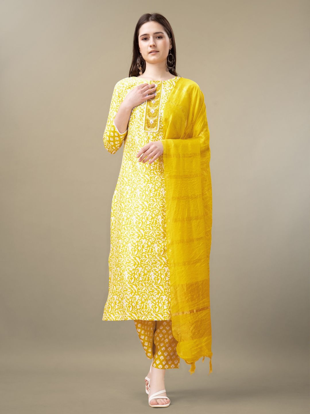 HI FI NX Women Ethnic Motifs Embroidered Regular Kurta with Trousers & With Dupatta, Yellow
HI FI NX Women Ethnic Motifs Embroidered Regular Kurta with Trousers & With Dupatta, Yellow