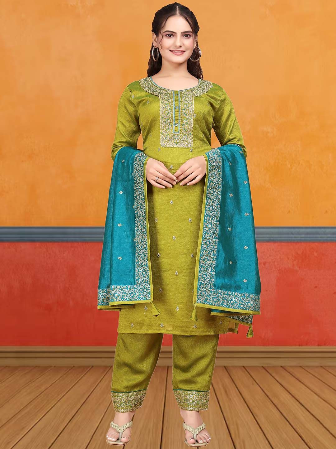 Lilots Women Floral Embroidered Regular Kurta with Trousers & With Dupatta, Olive
Lilots Women Floral Embroidered Regular Kurta with Trousers & With Dupatta, Olive