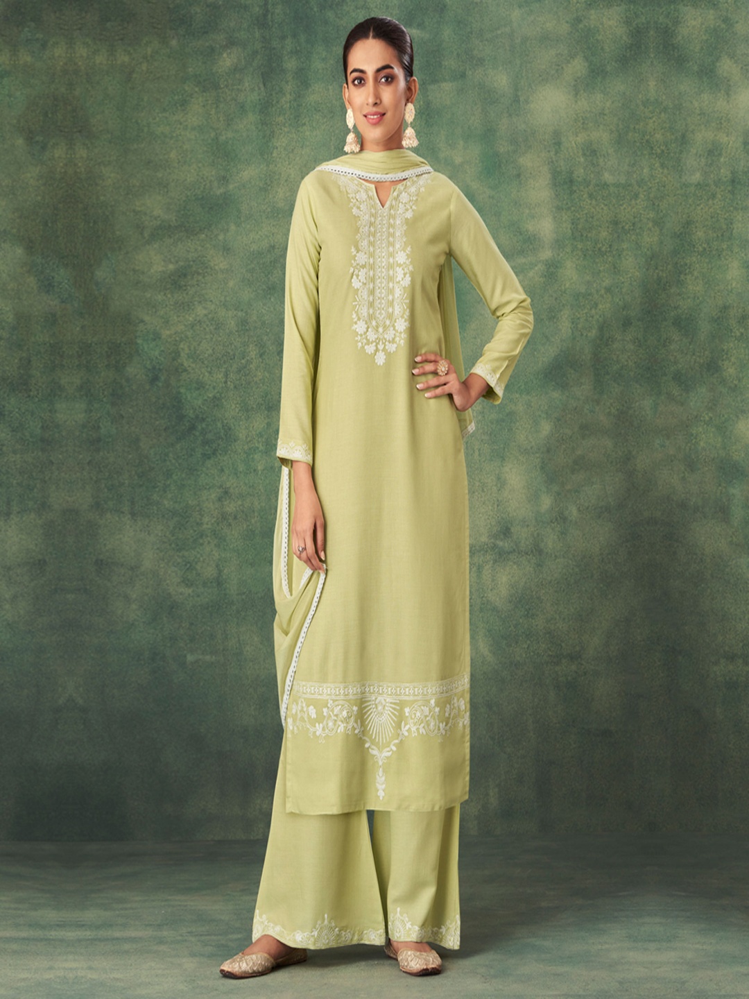 Peachmode Floral Embroidered Thread Work Straight Kurta With Palazzos & Dupatta, Green
Peachmode Floral Embroidered Thread Work Straight Kurta With Palazzos & Dupatta, Green