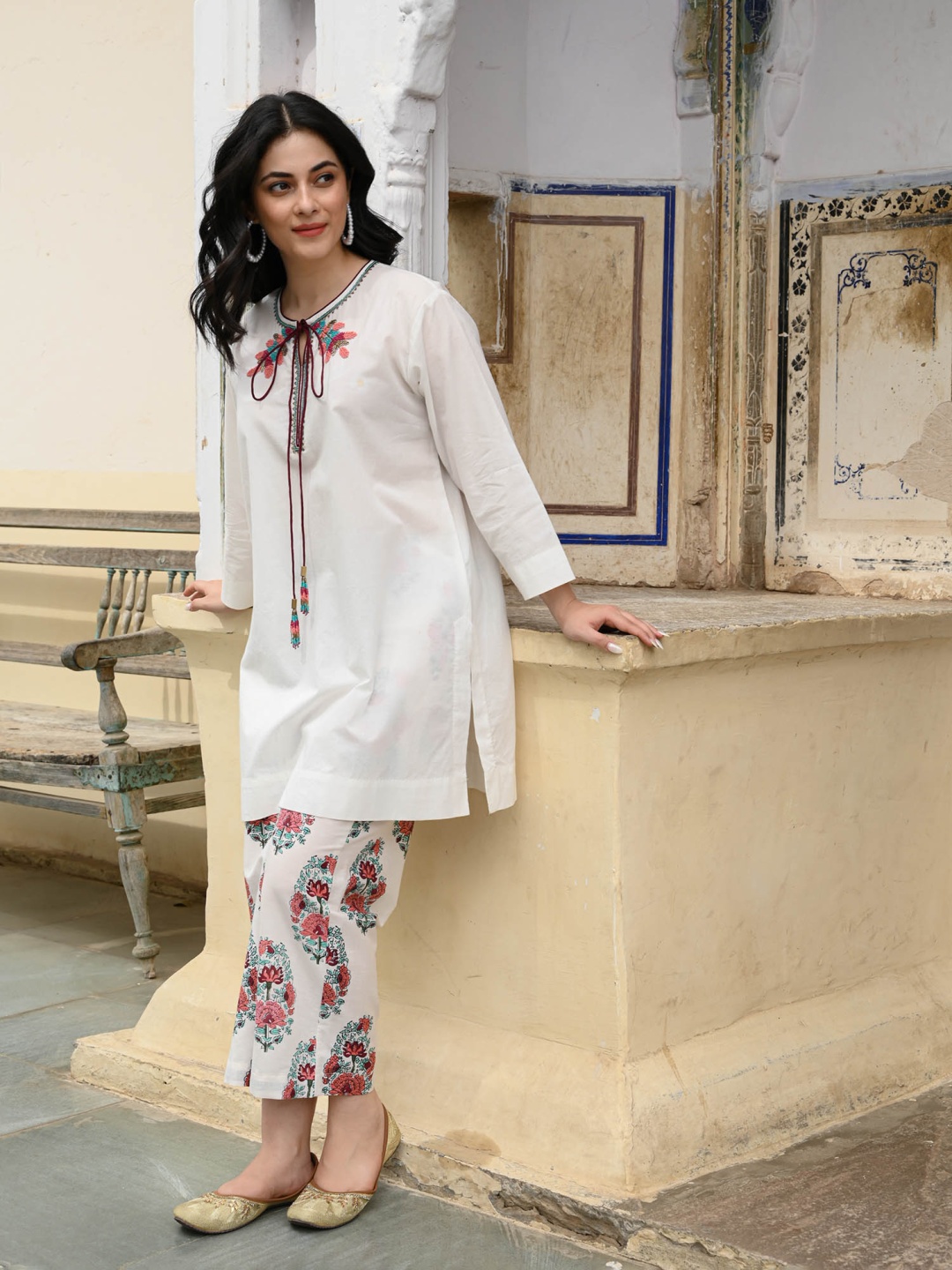 NUHH Floral Embroidered Beads and Stones Pure Cotton Straight Kurta With Trousers, White
NUHH Floral Embroidered Beads and Stones Pure Cotton Straight Kurta With Trousers, White