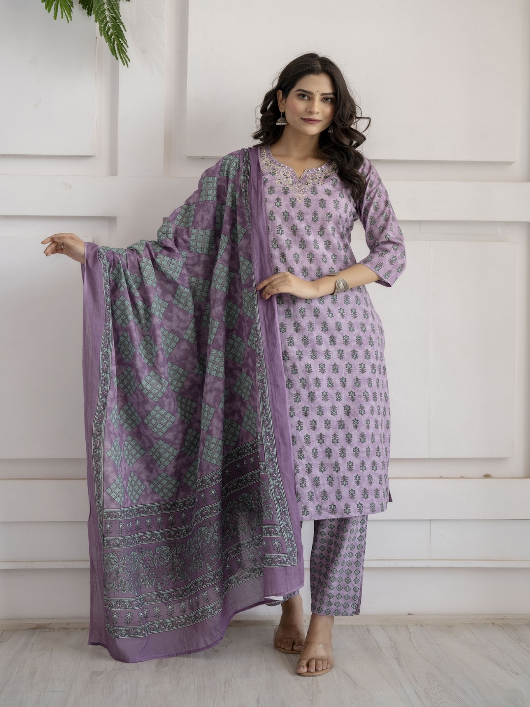 Kesarya Floral Printed Work Thread Work Pure Cotton Kurta With Palazzos & Dupatta, Purple
Kesarya Floral Printed Work Thread Work Pure Cotton Kurta With Palazzos & Dupatta, Purple