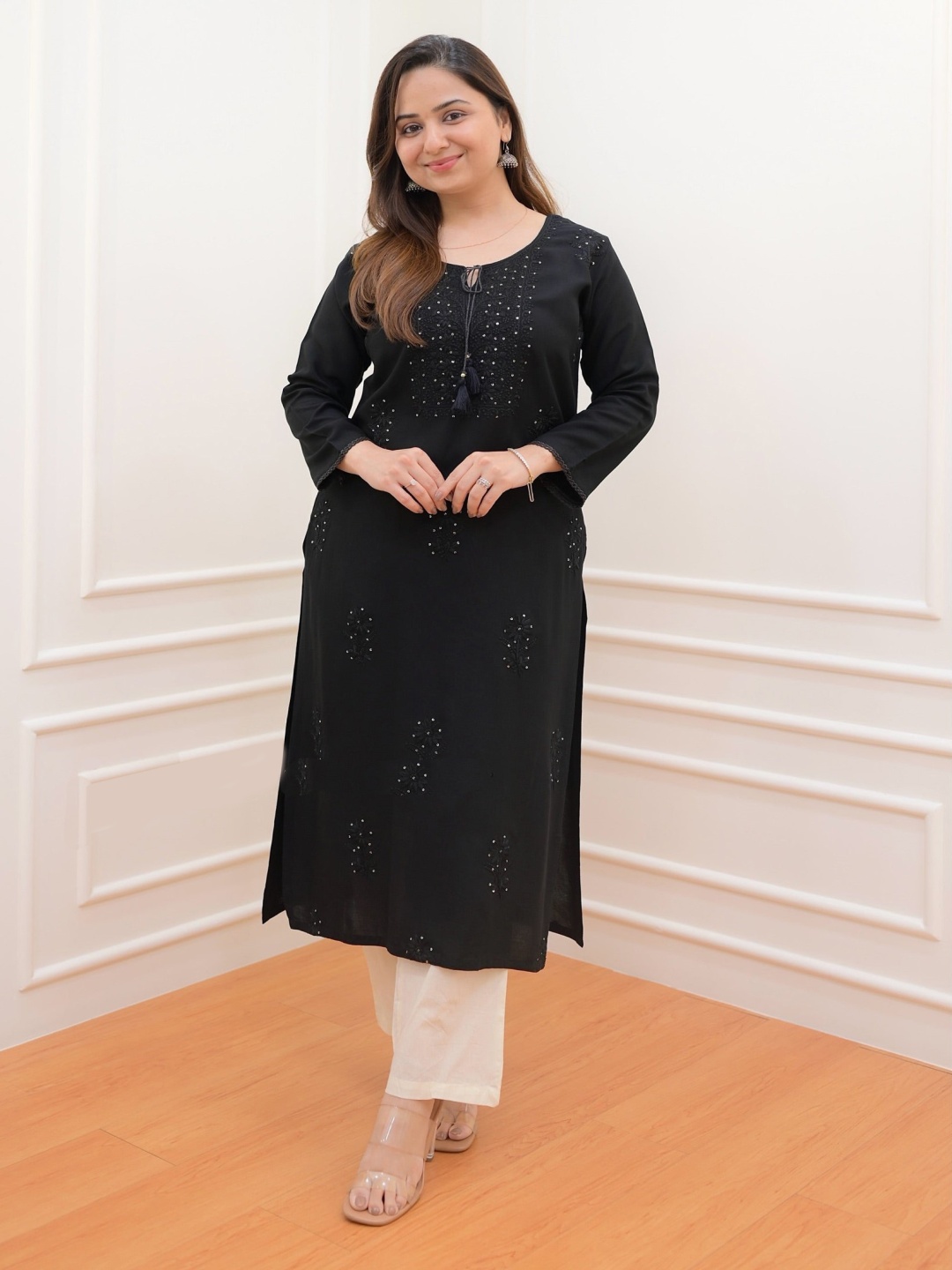 Arayna Embroidered Regular Sequinned Straight Kurta With Trousers, Black
Arayna Embroidered Regular Sequinned Straight Kurta With Trousers, Black