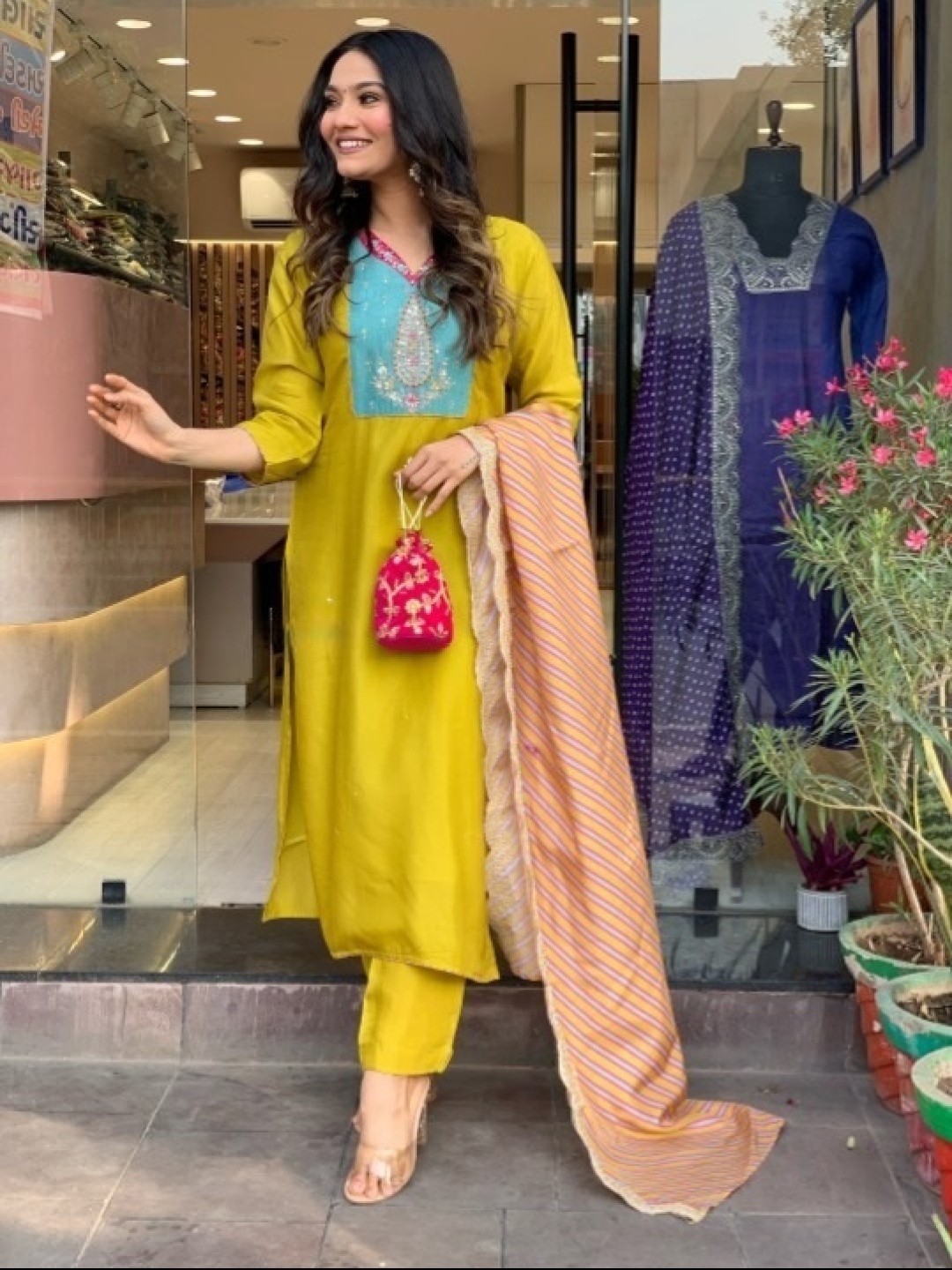 THE52 Women Floral Yoke Design Regular Thread Work Kurti with Trousers & With Dupatta, Yellow
THE52 Women Floral Yoke Design Regular Thread Work Kurti with Trousers & With Dupatta, Yellow