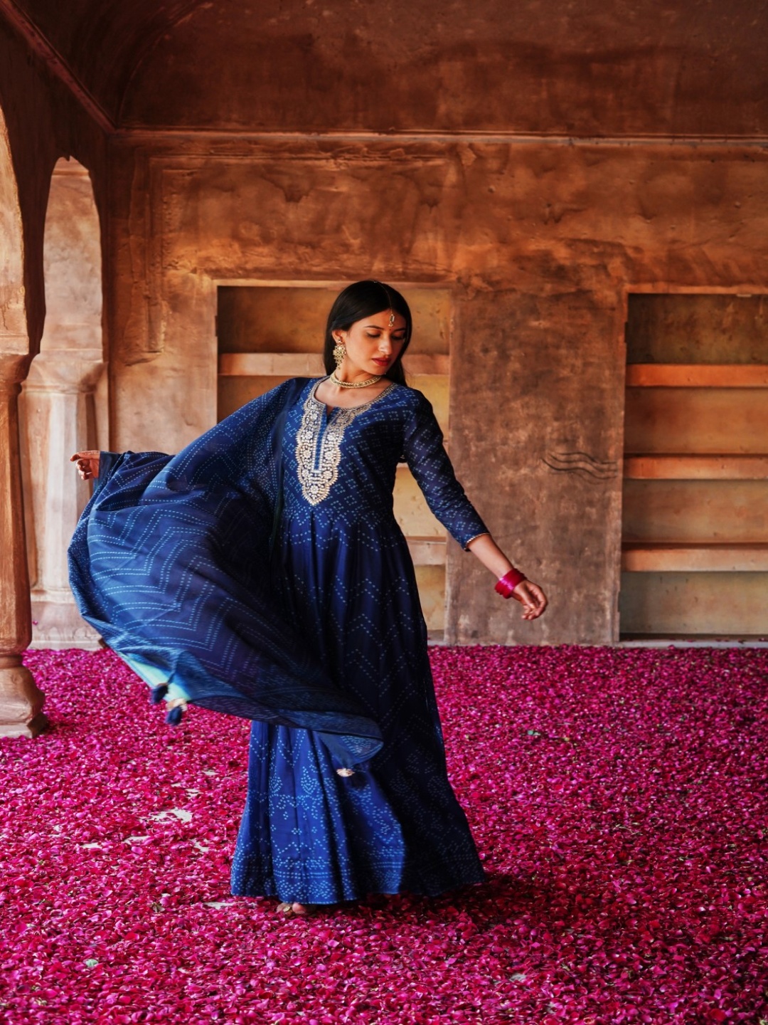 KARAJ JAIPUR Bandhani Printed Round Neck Chanderi Silk Maxi Ethnic Dress With Dupatta, Navy blue
KARAJ JAIPUR Bandhani Printed Round Neck Chanderi Silk Maxi Ethnic Dress With Dupatta, Navy blue