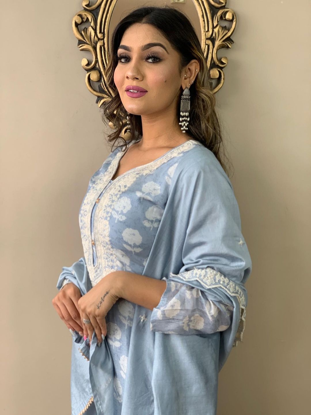 S.K.C Ethnic Motifs Embroidered Regular Kurta with Trousers & With Dupatta, Turquoise blue
S.K.C Ethnic Motifs Embroidered Regular Kurta with Trousers & With Dupatta, Turquoise blue