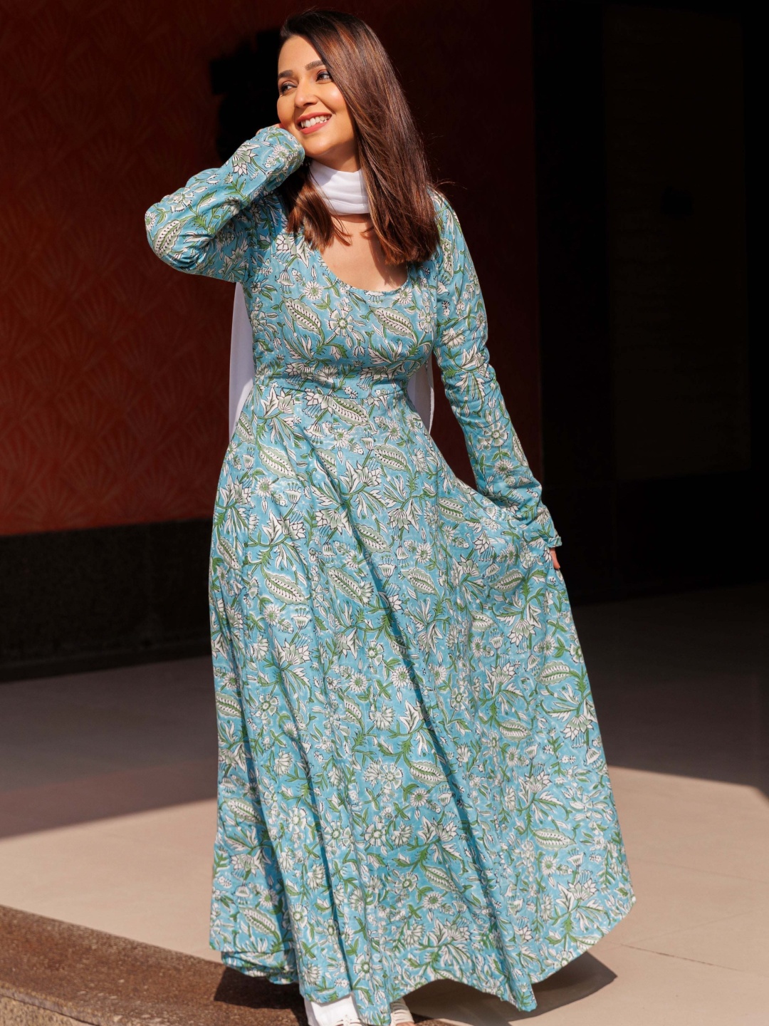 Chandbaali Floral Printed Round Neck Long Sleeves Cotton Kurta with Trousers & Dupatta, Blue
Chandbaali Floral Printed Round Neck Long Sleeves Cotton Kurta with Trousers & Dupatta, Blue