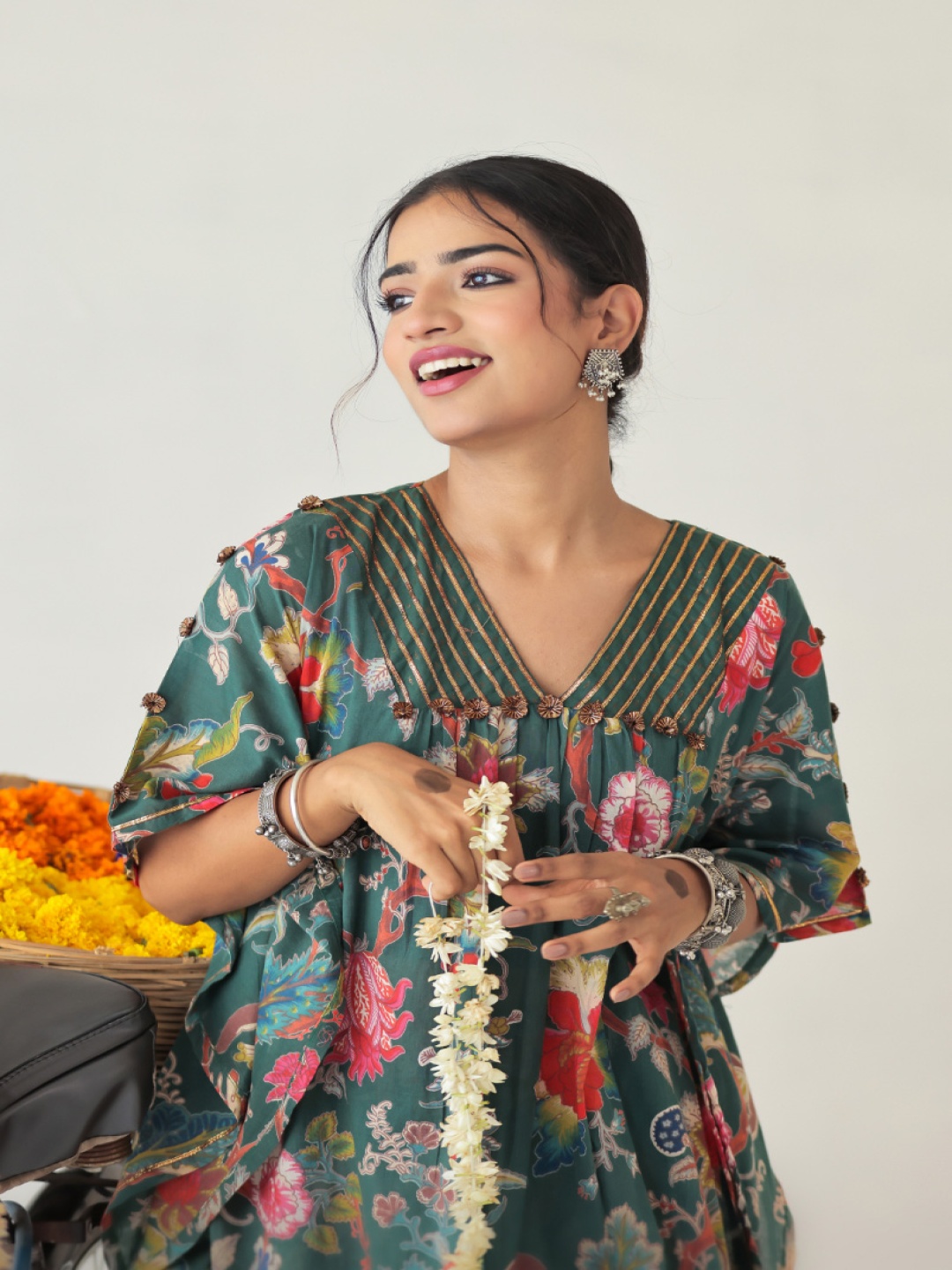 PINK CACTII Floral Printed Regular Gotta Patti Pure Cotton Kurta with Trouser, Green
PINK CACTII Floral Printed Regular Gotta Patti Pure Cotton Kurta with Trouser, Green