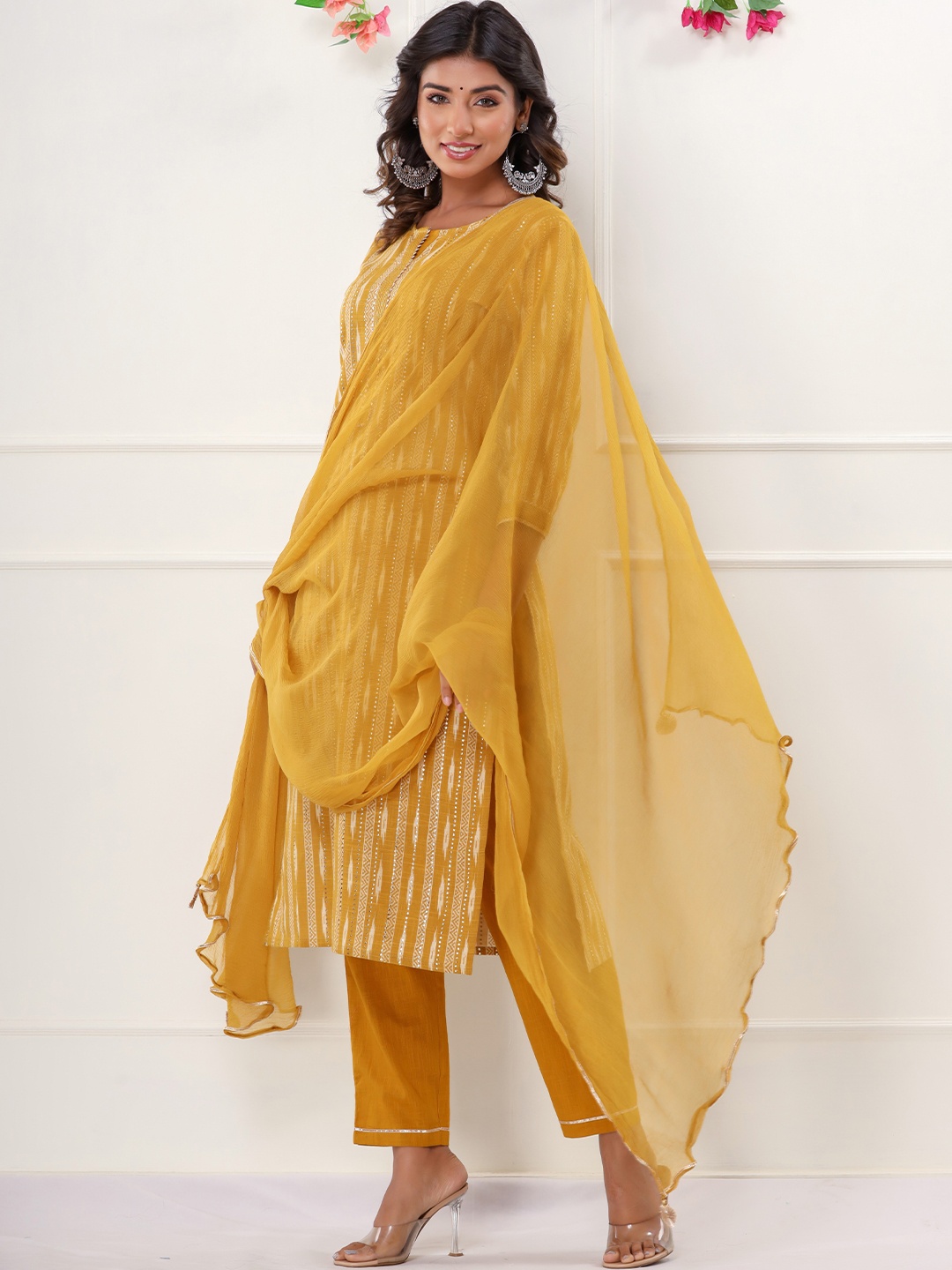 AAYUMI Women Printed Regular Pure Cotton Kurta with Trousers & With Dupatta, Mustard
AAYUMI Women Printed Regular Pure Cotton Kurta with Trousers & With Dupatta, Mustard