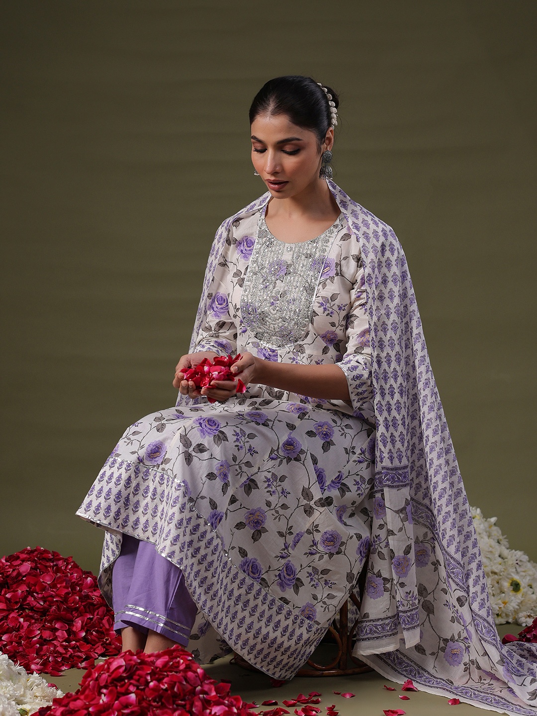 Indo Era Women Floral Yoke Design Regular Sequinned Pure Cotton Kurta with Trousers & With Dupatta, Off white
Indo Era Women Floral Yoke Design Regular Sequinned Pure Cotton Kurta with Trousers & With Dupatta, Off white