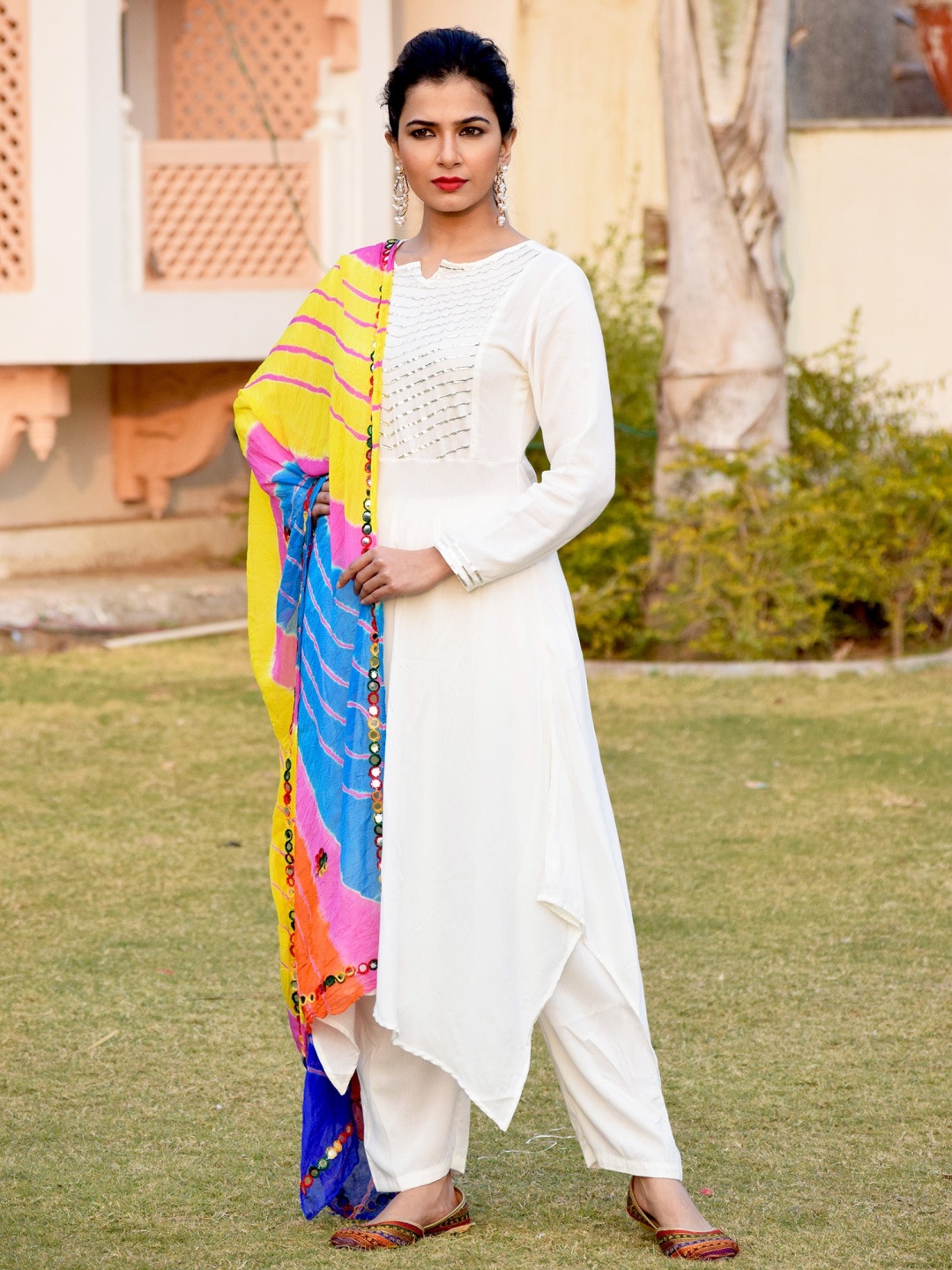 Chandbaali Yoke Design Round Neck Three-Quarter Sleeves Kurta with Trousers & Dupatta, White
Chandbaali Yoke Design Round Neck Three-Quarter Sleeves Kurta with Trousers & Dupatta, White