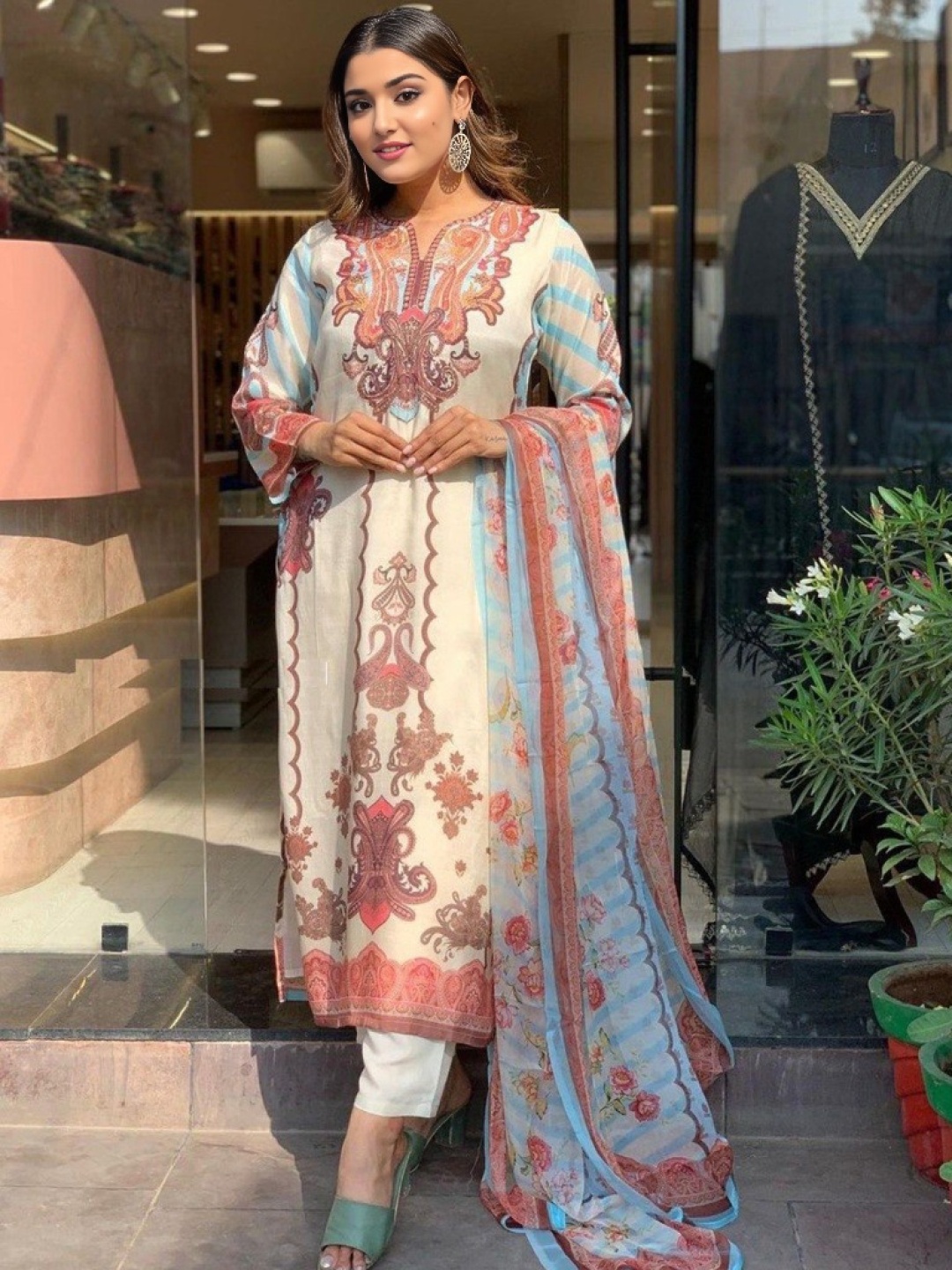 BLACK SCISSOR Women Ethnic Motifs Printed Regular Kurta with Trousers & With Dupatta, Cream
BLACK SCISSOR Women Ethnic Motifs Printed Regular Kurta with Trousers & With Dupatta, Cream