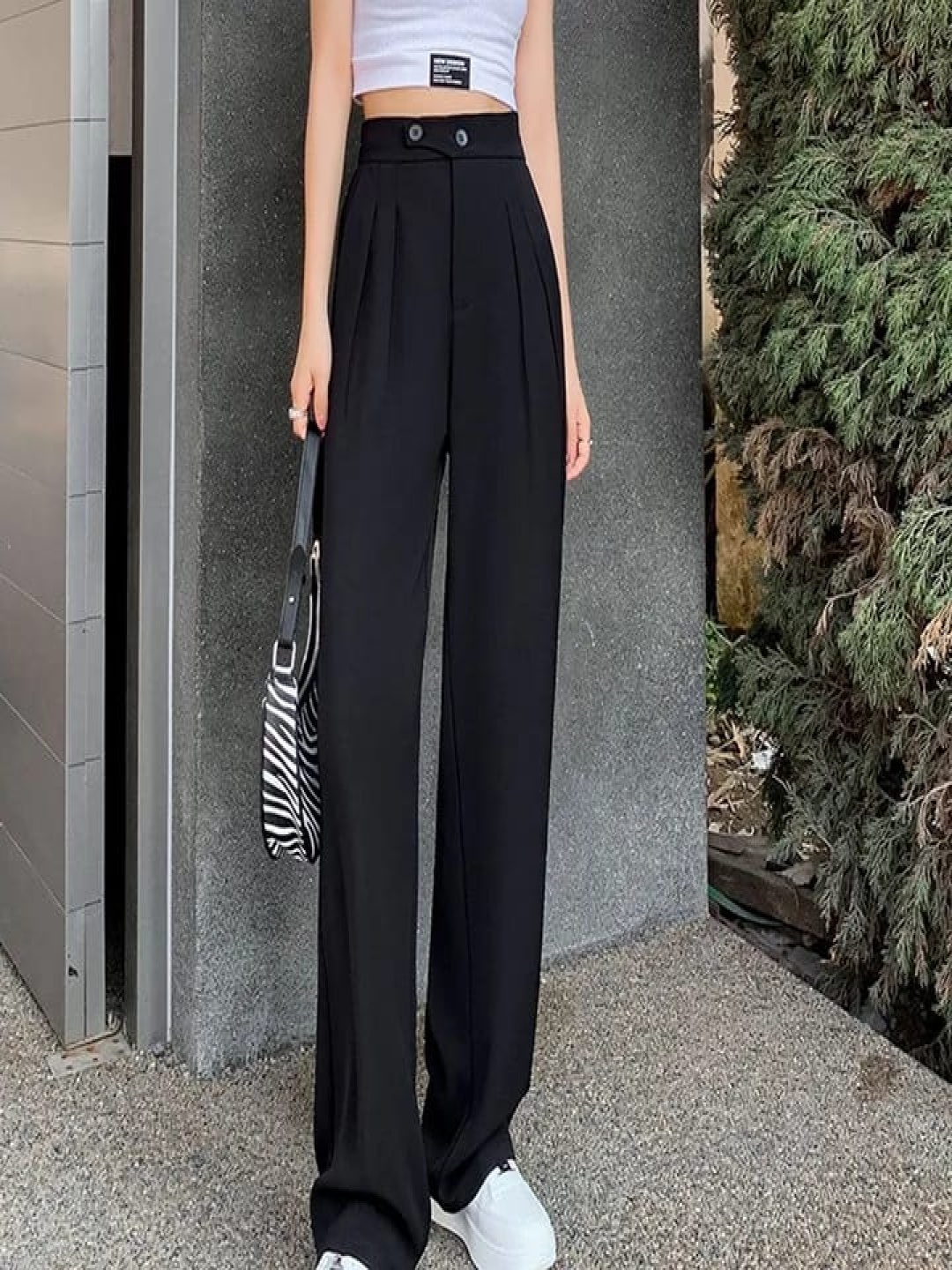 Fashion2wear Women Relaxed Loose Fit High-Rise Easy Wash Pleated Parallel Trousers, Black
Fashion2wear Women Relaxed Loose Fit High-Rise Easy Wash Pleated Parallel Trousers, Black