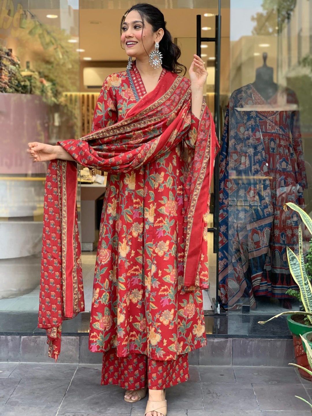 GoSriKi Women Floral Printed V-Neck Anarkali Kurta with Palazzos & With Dupatta, Red
GoSriKi Women Floral Printed V-Neck Anarkali Kurta with Palazzos & With Dupatta, Red