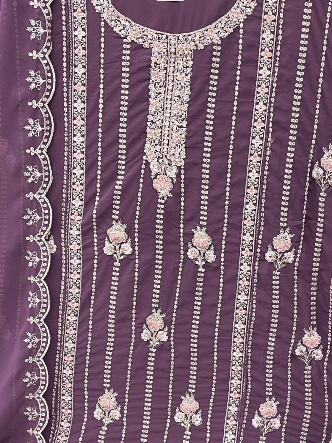 ODETTE Floral Embroidered Sequinned Georgette Straight Kurta With Trouser & Dupatta, Purple
ODETTE Floral Embroidered Sequinned Georgette Straight Kurta With Trouser & Dupatta, Purple