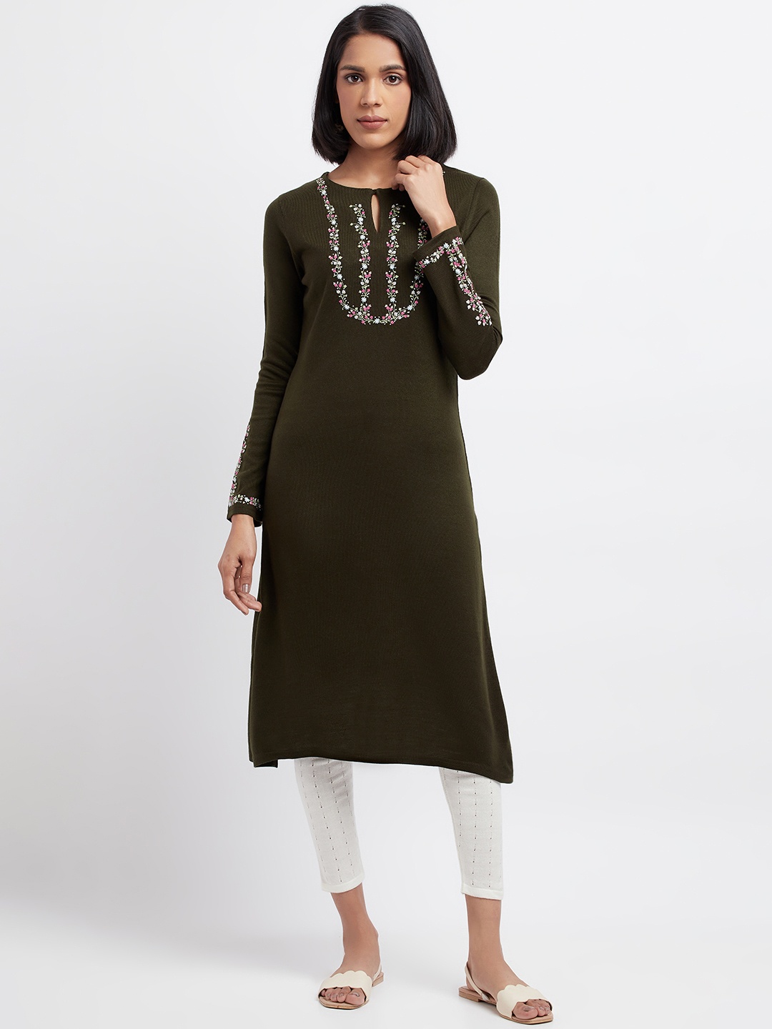 W Floral Yoke Design Keyhole Neck Regular Thread Work Acrylic Straight Kurta, Olive
W Floral Yoke Design Keyhole Neck Regular Thread Work Acrylic Straight Kurta, Olive