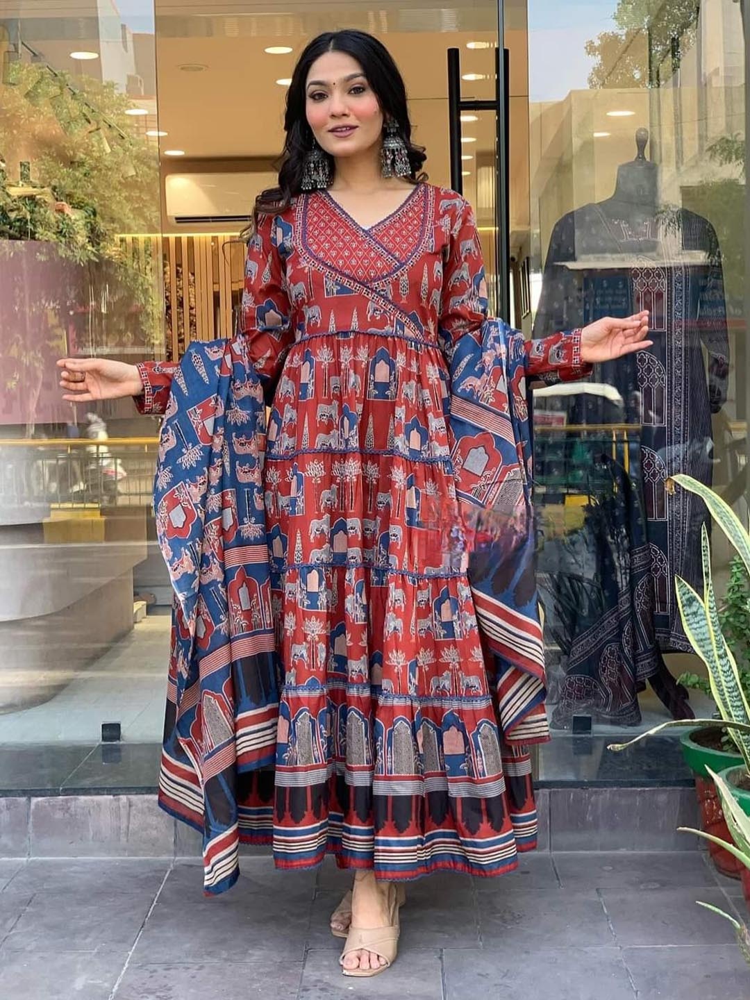 VredeVogel Ethnic Motifs Printed Regular Pure Cotton Kurta With Trousers & Dupatta, Red
VredeVogel Ethnic Motifs Printed Regular Pure Cotton Kurta With Trousers & Dupatta, Red