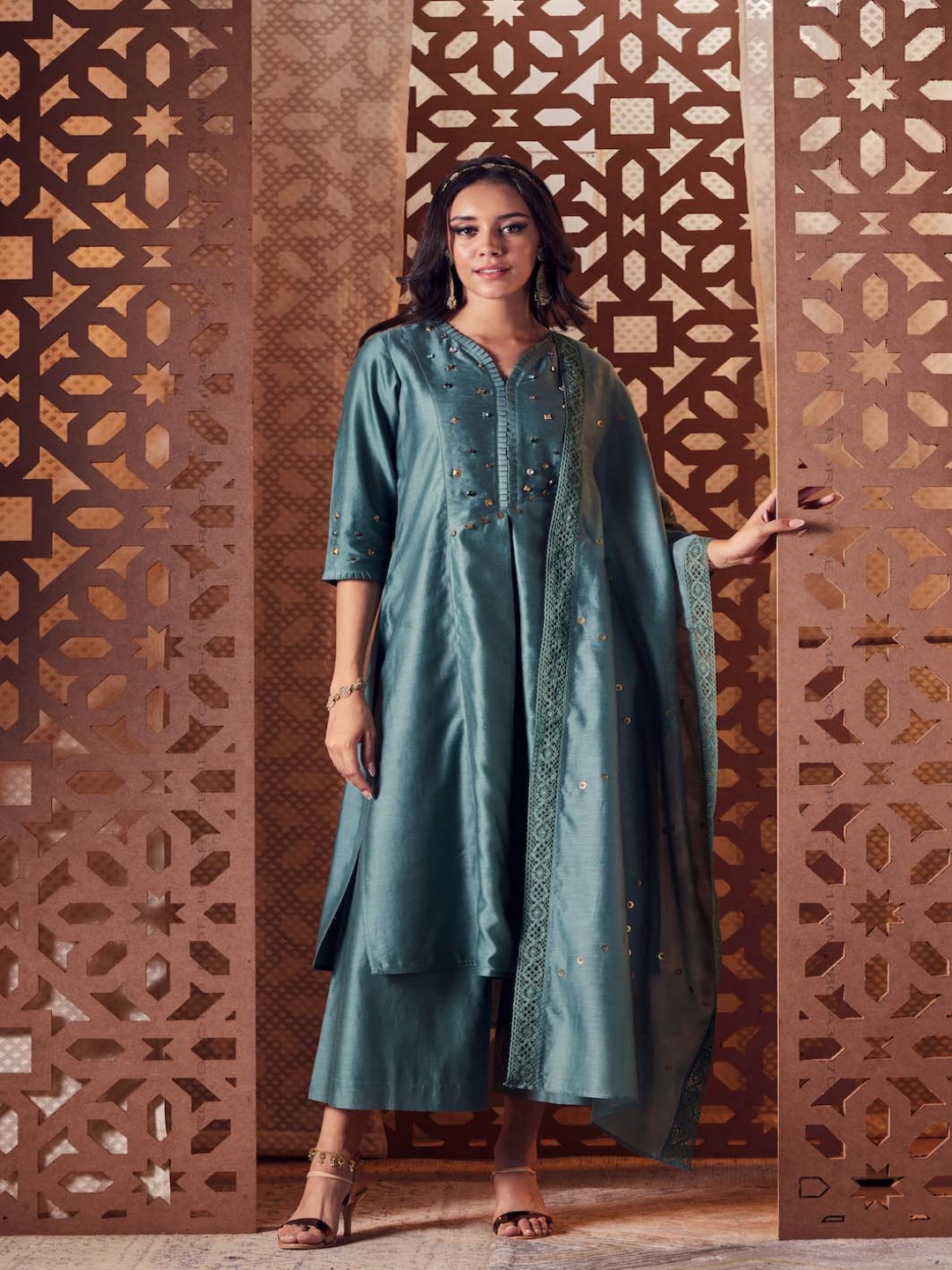 charkhee Regular Beads and Stones Chanderi Silk Straight Kurta with Palazzos & Dupatta, Green
charkhee Regular Beads and Stones Chanderi Silk Straight Kurta with Palazzos & Dupatta, Green