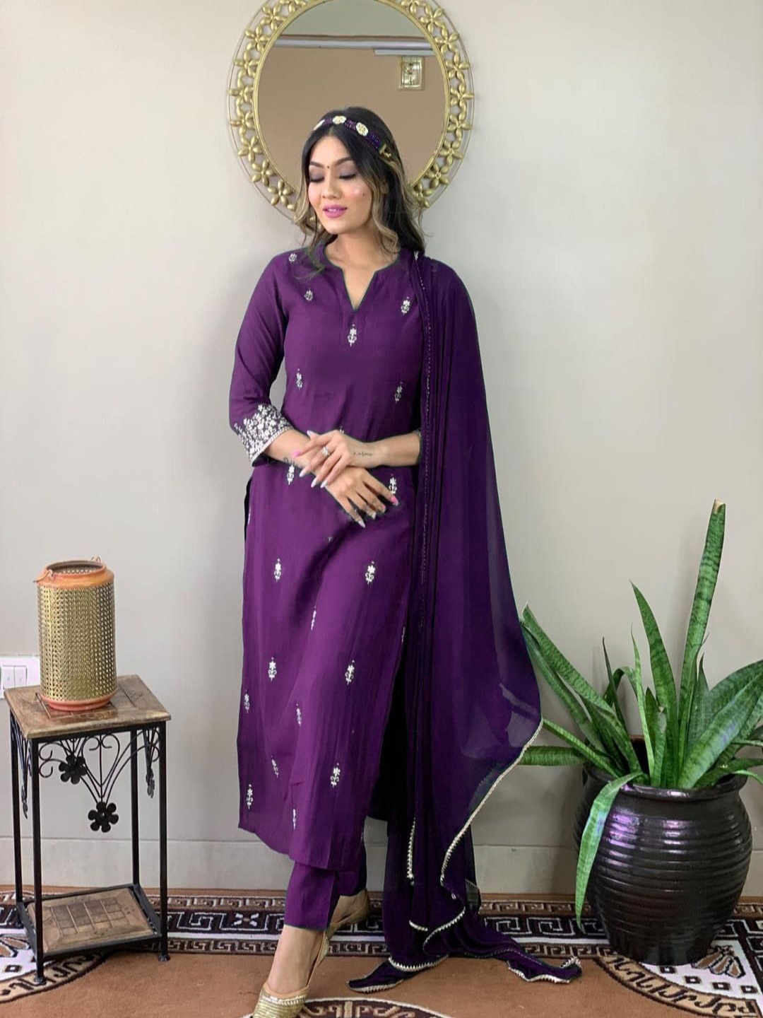 Anouk Purple Floral Embroidered Round Neck Regular Kurta With Trouser With Dupatta
Anouk Purple Floral Embroidered Round Neck Regular Kurta With Trouser With Dupatta