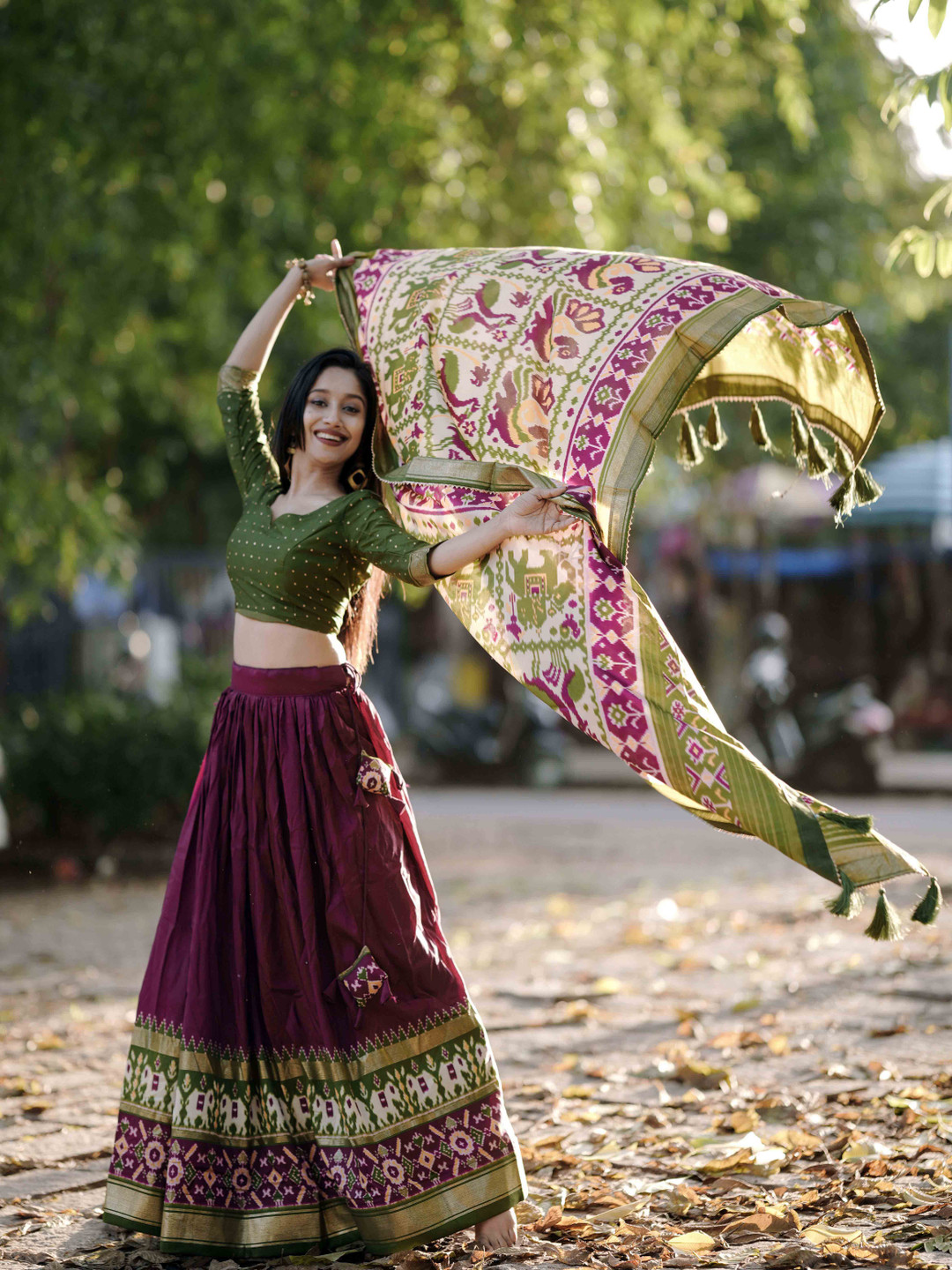 LOOKNBOOK ART Foil Print Semi-Stitched Lehenga & Unstitched Blouse With Dupatta, Burgundy
LOOKNBOOK ART Foil Print Semi-Stitched Lehenga & Unstitched Blouse With Dupatta, Burgundy