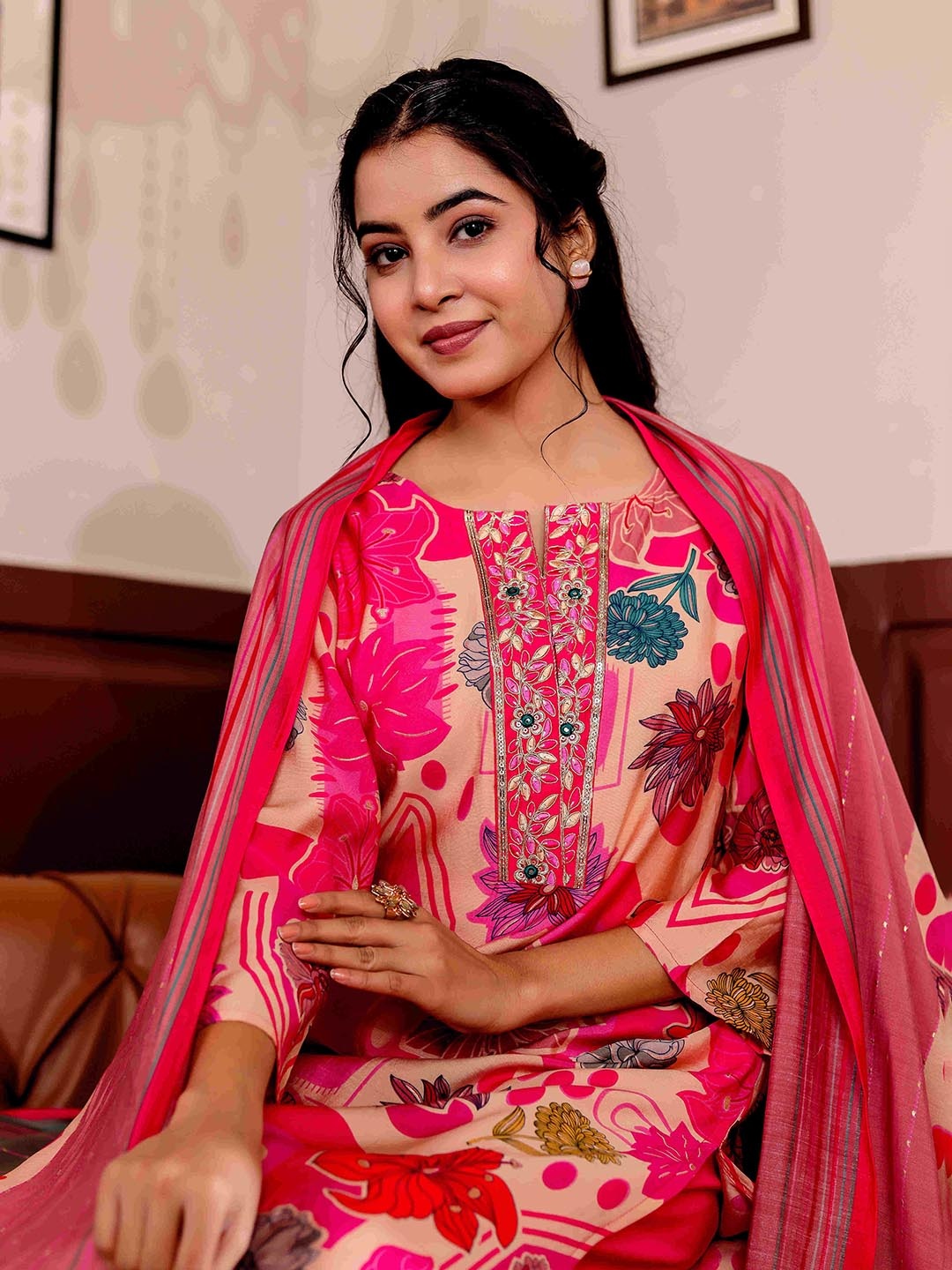 Chandbaali Floral Printed Straight Thread Work Kurta With Palazzo And Dupatta, Fuchsia
Chandbaali Floral Printed Straight Thread Work Kurta With Palazzo And Dupatta, Fuchsia