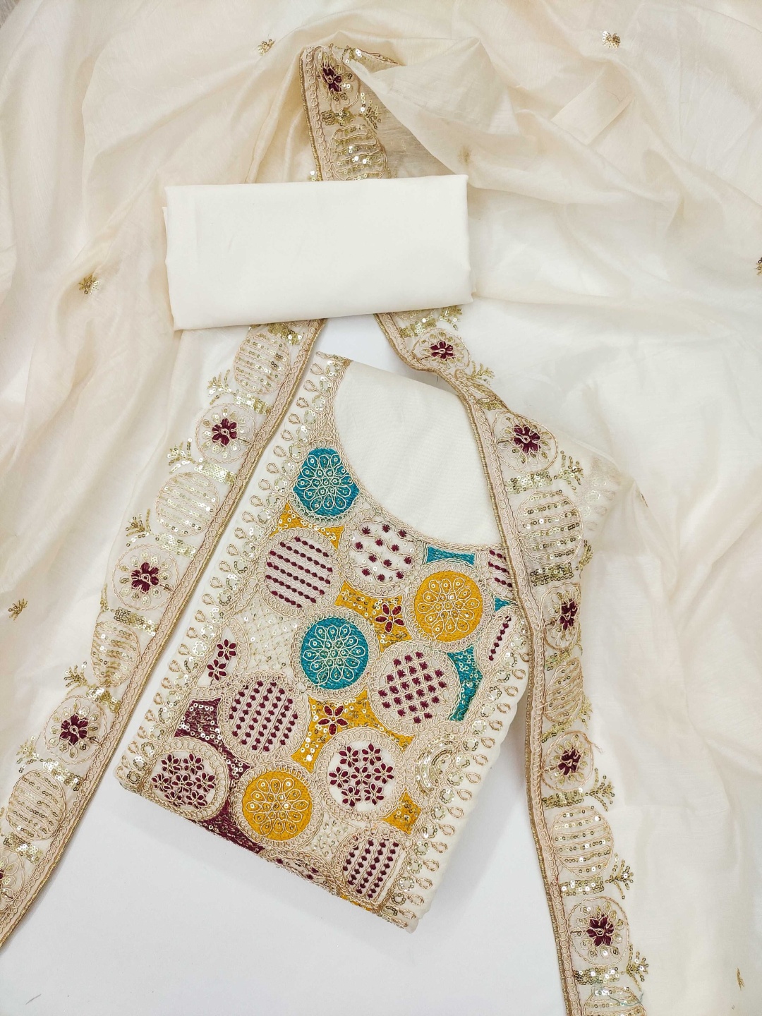 Panzora Floral Embroidered Sequinned Chanderi Silk Unstitched Dress Material, White
Panzora Floral Embroidered Sequinned Chanderi Silk Unstitched Dress Material, White