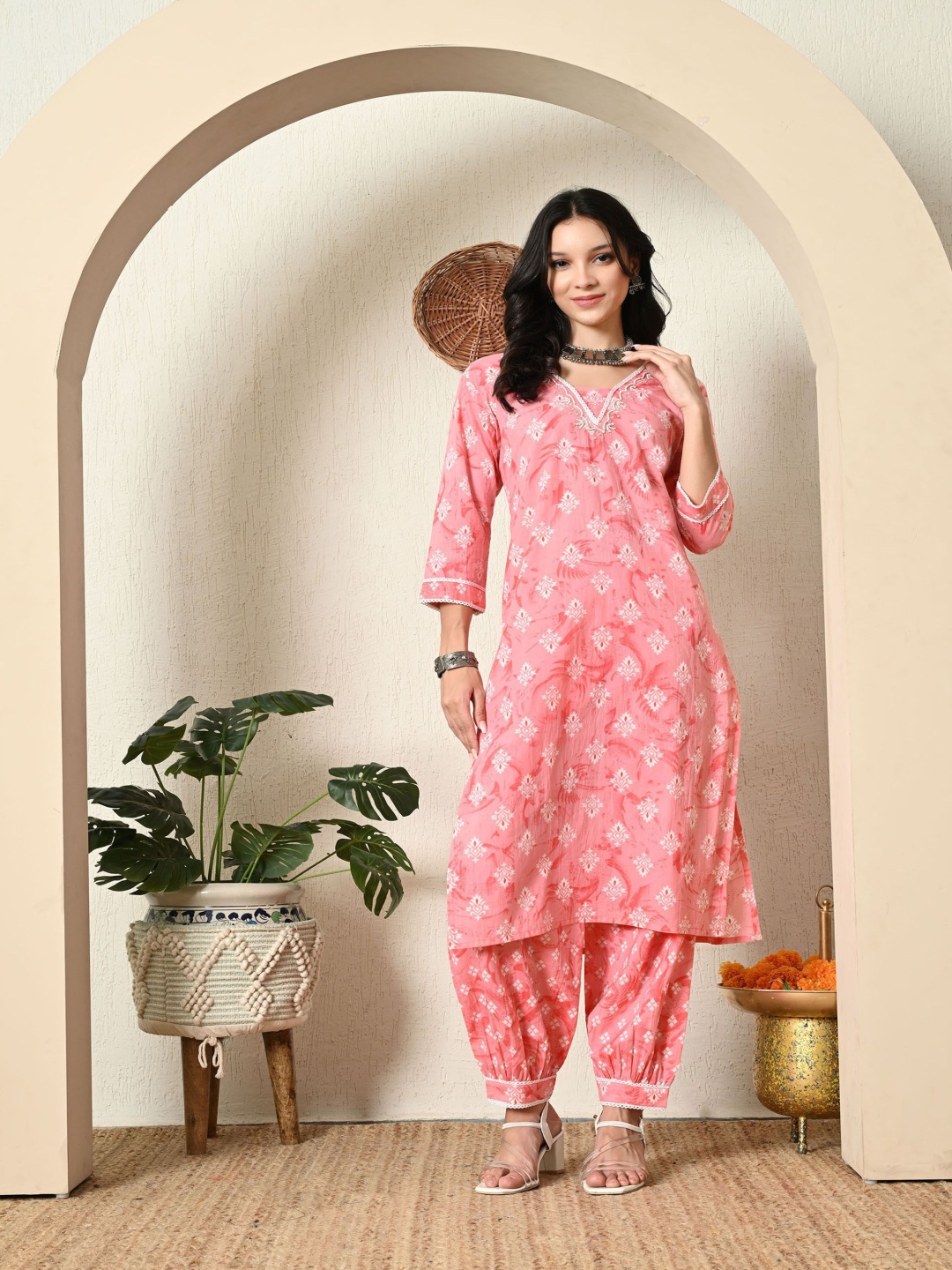 SHOOLIN Floral Printed Pure Cotton V-Neck Straight Kurta With Salwar & Dupatta, Pink
SHOOLIN Floral Printed Pure Cotton V-Neck Straight Kurta With Salwar & Dupatta, Pink