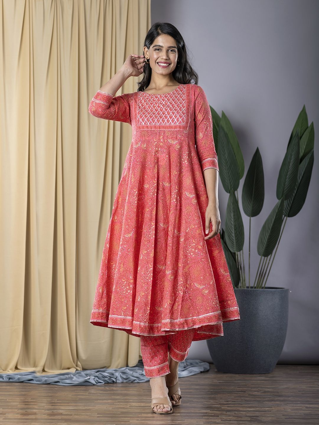 Jaitpuriya Floral Printed Gotta Patti Pure Cotton Anarkali Kurta With Trousers, Pink
Jaitpuriya Floral Printed Gotta Patti Pure Cotton Anarkali Kurta With Trousers, Pink