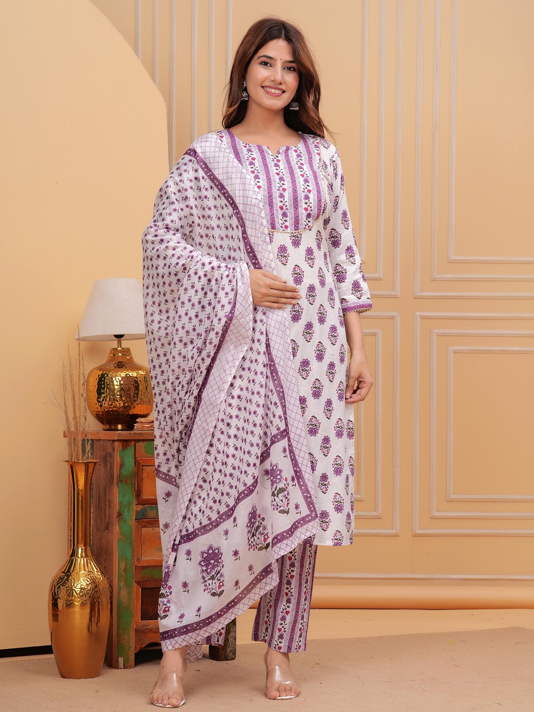 Aktasa Floral Printed Yoke Design Straight Pure Cotton Kurta with Trousers And Dupatta, White
Aktasa Floral Printed Yoke Design Straight Pure Cotton Kurta with Trousers And Dupatta, White