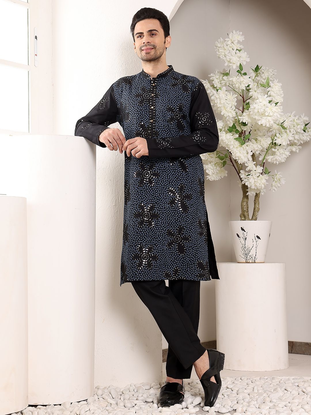 MULTI SHADES Floral Embroidered Mandarin Collar Sequenned Straight Kurta With Trouser, Blue
MULTI SHADES Floral Embroidered Mandarin Collar Sequenned Straight Kurta With Trouser, Blue