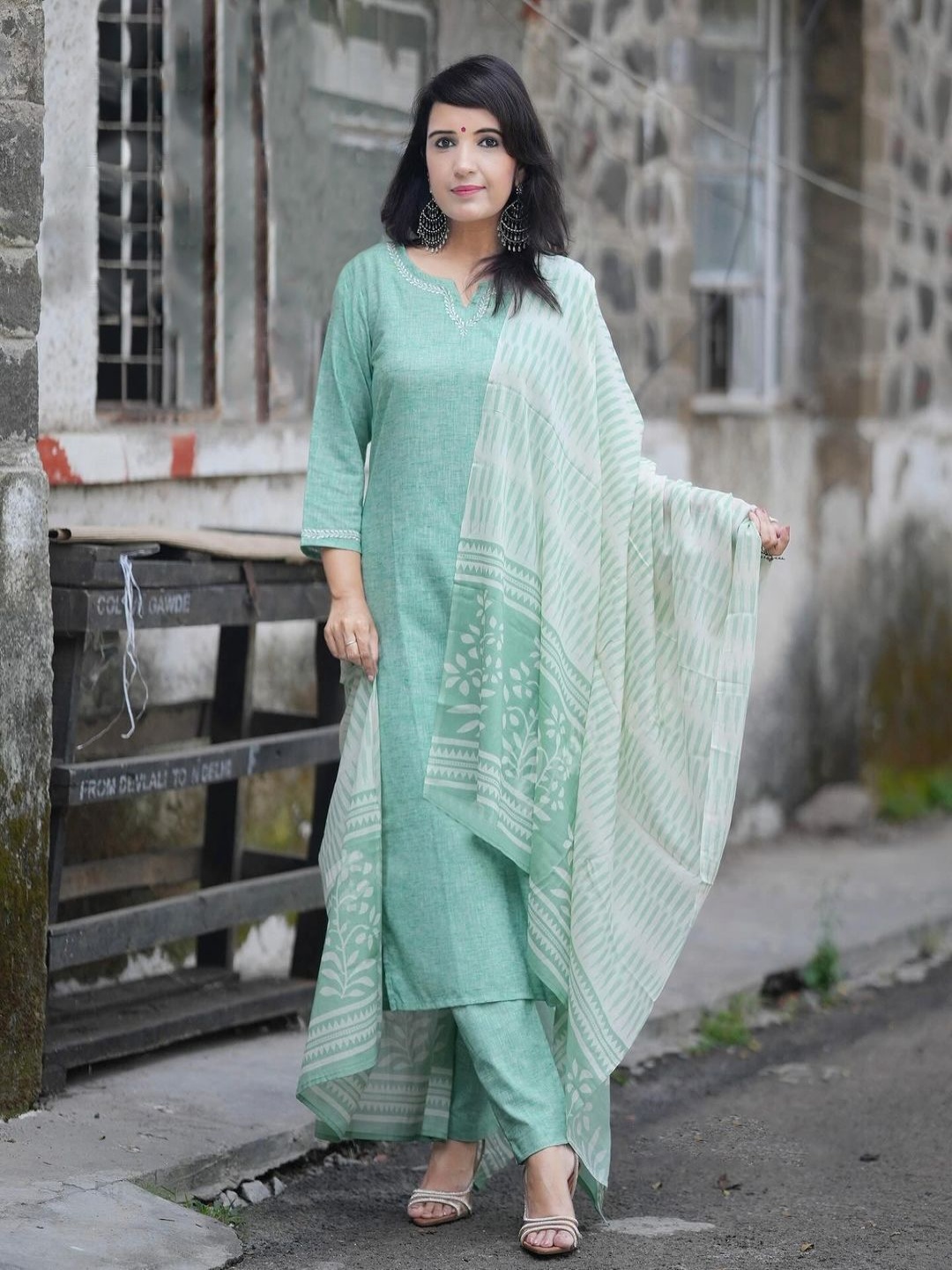Anni Designer Thread Work Notch Neck Straight Kurta With Trousers And Dupatta, Sea green
Anni Designer Thread Work Notch Neck Straight Kurta With Trousers And Dupatta, Sea green