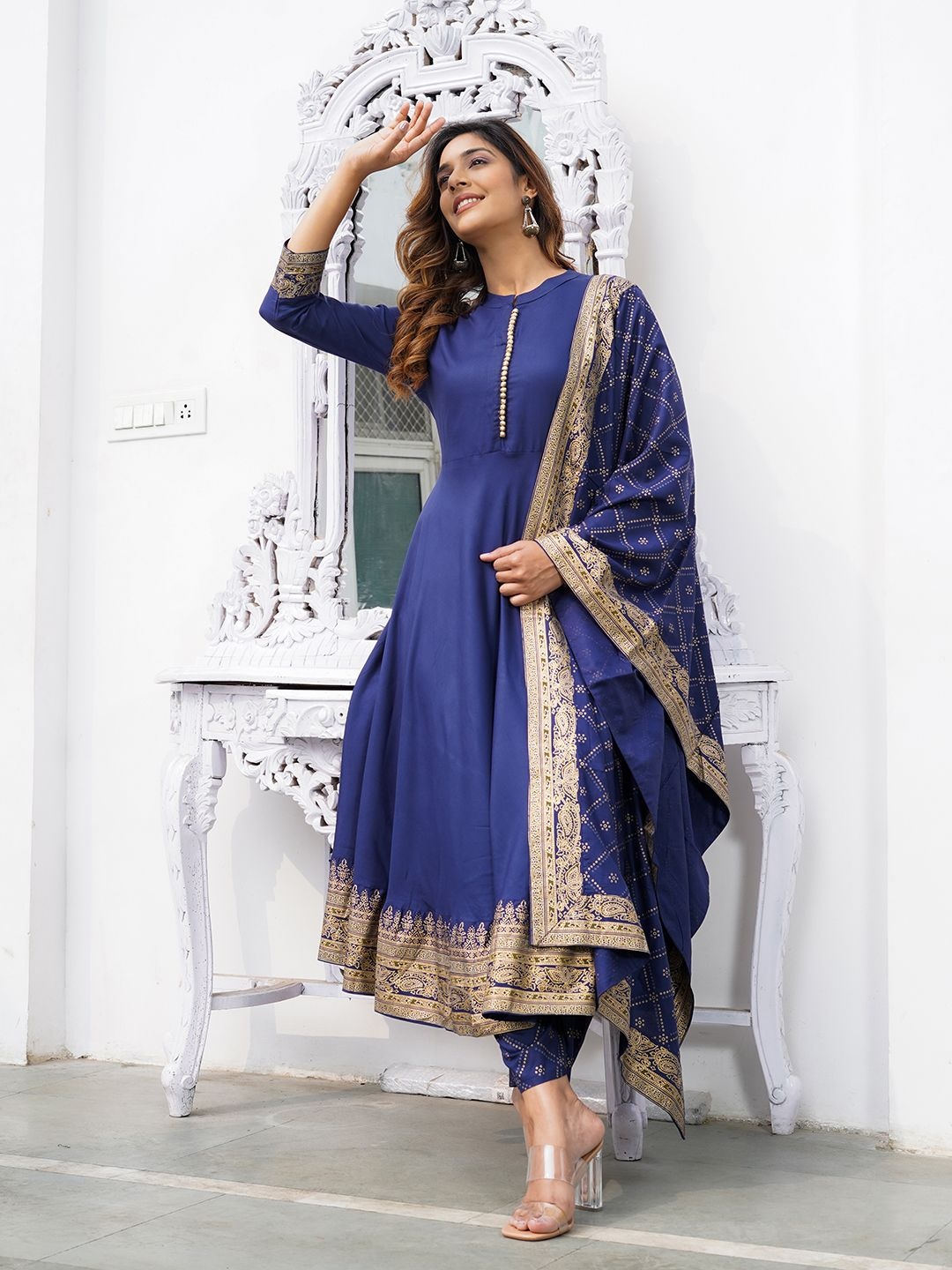 Jaitpuriya Ethnic Motifs Printed Mandarin Collar Anarkali Kurta With Trousers And Dupatta, Blue
Jaitpuriya Ethnic Motifs Printed Mandarin Collar Anarkali Kurta With Trousers And Dupatta, Blue
