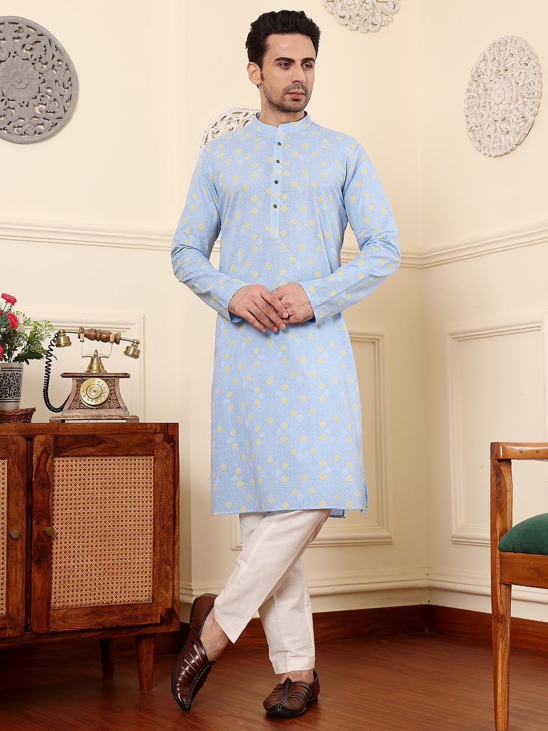 MULTI SHADES Ethnic Motifs Printed Mandarin Collar Straight Kurta With Trouser, Blue
MULTI SHADES Ethnic Motifs Printed Mandarin Collar Straight Kurta With Trouser, Blue