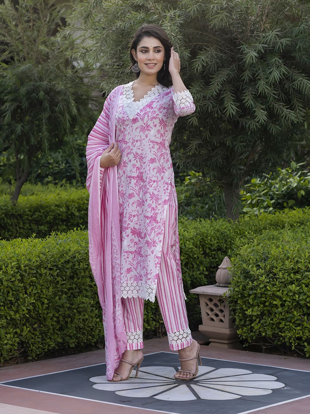 Jaitpuriya Floral Printed Pure Cotton V-Neck Straight Kurta With Trouser & Dupatta, Pink
Jaitpuriya Floral Printed Pure Cotton V-Neck Straight Kurta With Trouser & Dupatta, Pink