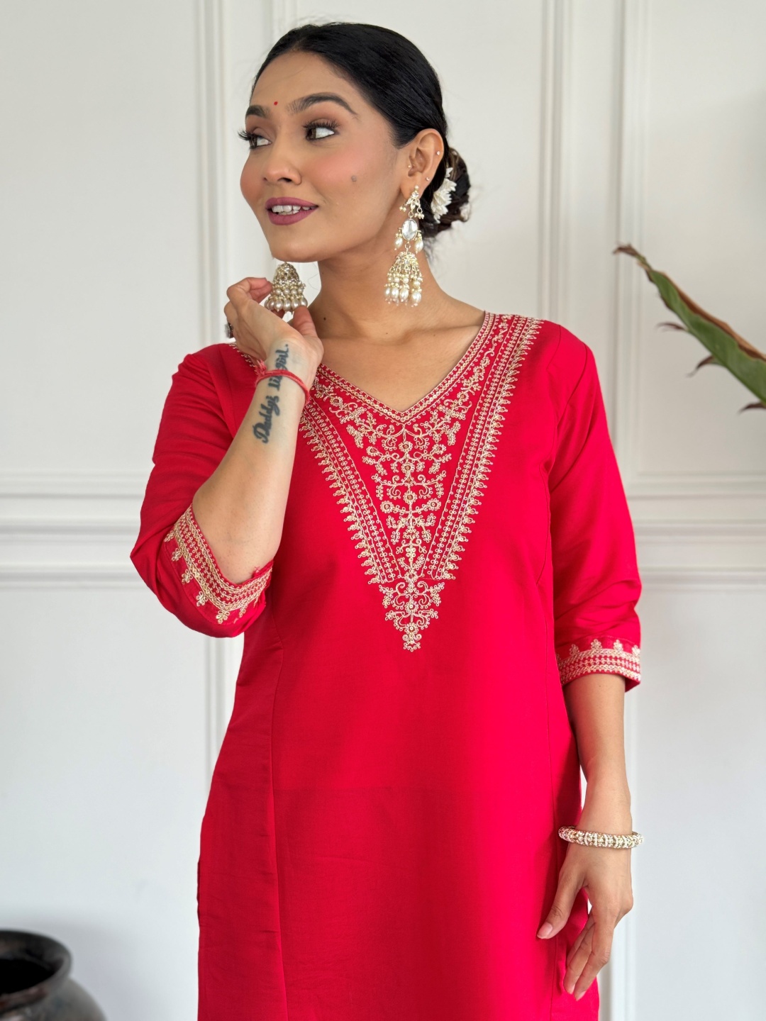 KALINI Zari Embroidered V-Neck Chanderi Silk A-Line Kurta With Trousers And Dupatta, Red
KALINI Zari Embroidered V-Neck Chanderi Silk A-Line Kurta With Trousers And Dupatta, Red