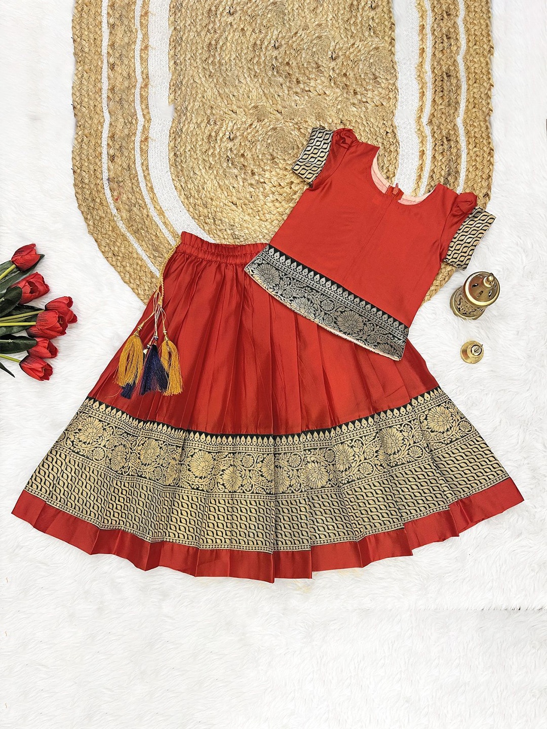 FELIZ THE DESIGNER STUDIO Girls Woven Design Zari Jacquard Ready to Wear Lehenga & Blouse, Red
FELIZ THE DESIGNER STUDIO Girls Woven Design Zari Jacquard Ready to Wear Lehenga & Blouse, Red