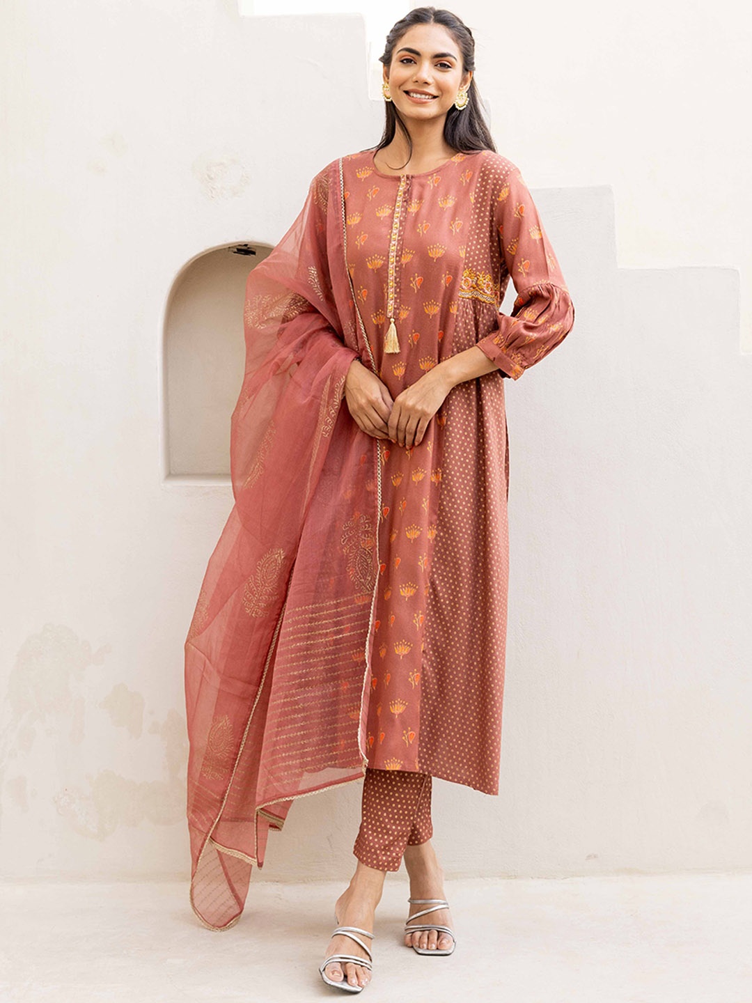 HERE&NOW Women Floral Printed Regular Mirror Work Kurta with Trousers & With Dupatta, Brown
HERE&NOW Women Floral Printed Regular Mirror Work Kurta with Trousers & With Dupatta, Brown