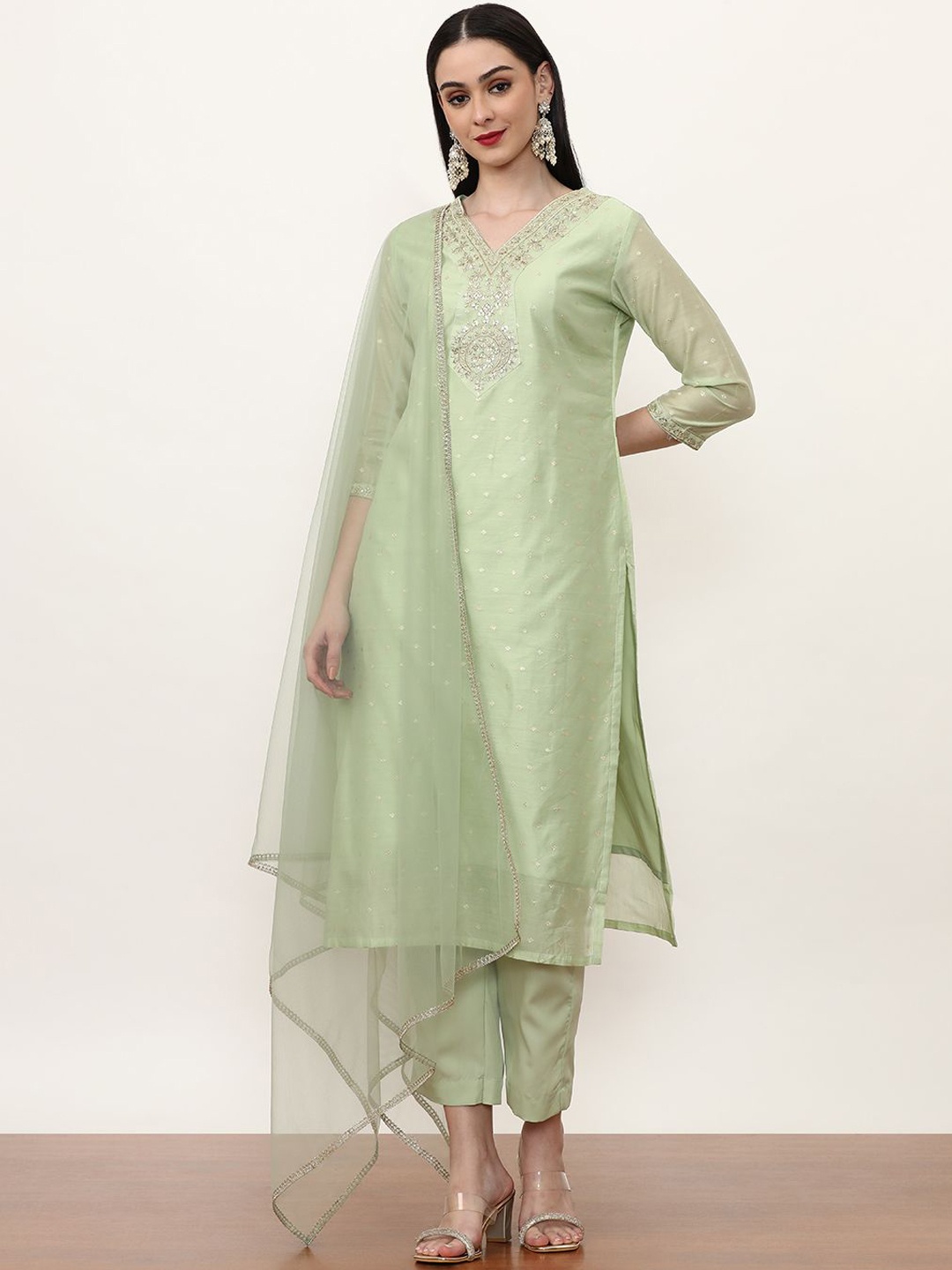 Jaipur Kurti Floral Embroidered Thread Work Chanderi Cotton Kurta with Trouser & Dupatta, Green
Jaipur Kurti Floral Embroidered Thread Work Chanderi Cotton Kurta with Trouser & Dupatta, Green